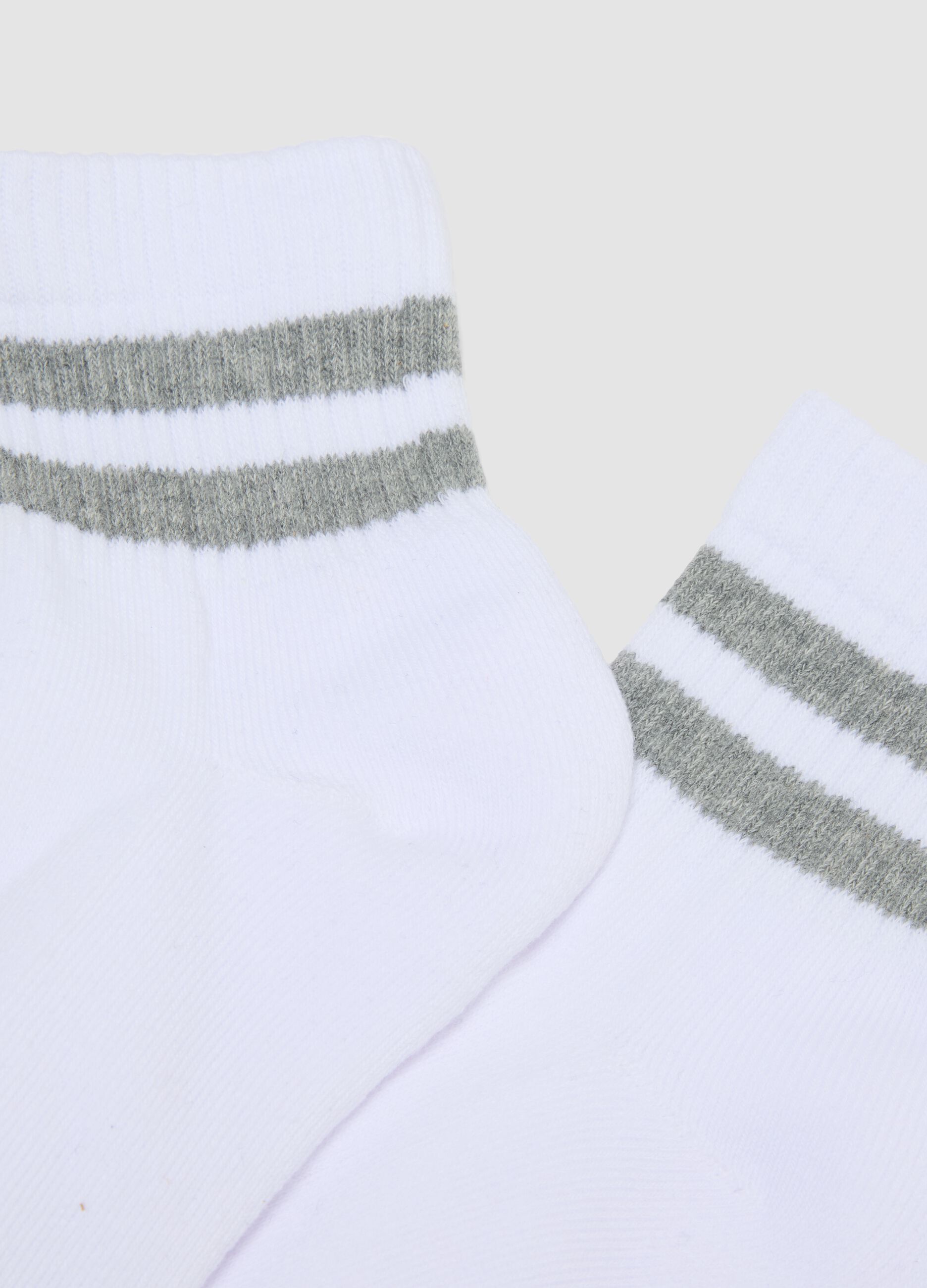 3-pack of white stretch organic cotton sports socks