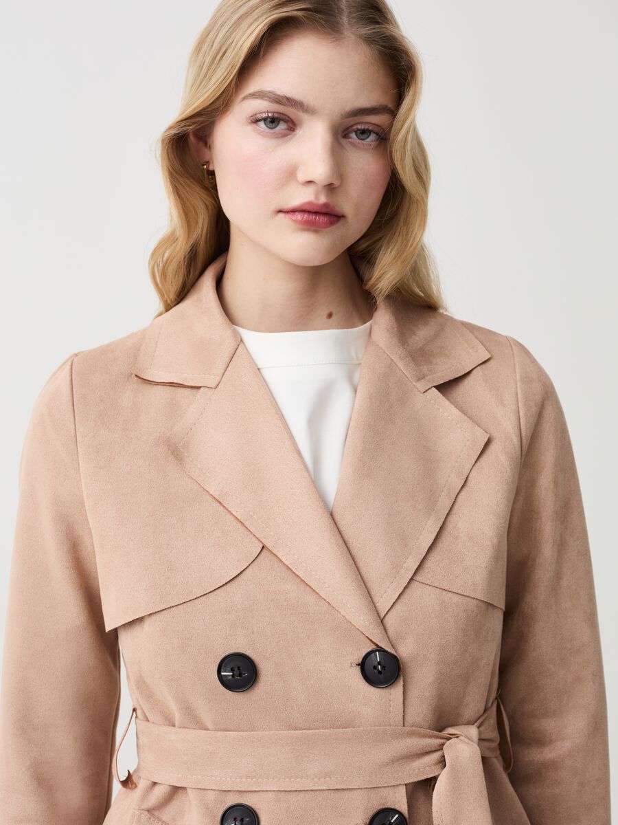 Short double-breasted trench coat in suede_1