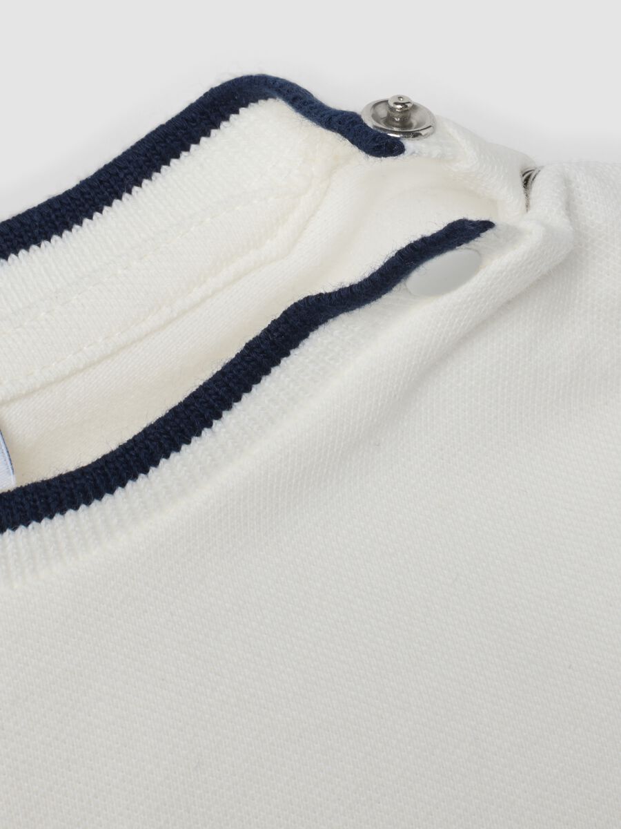 White crew-neck T-shirt in organic stretch cotton_3