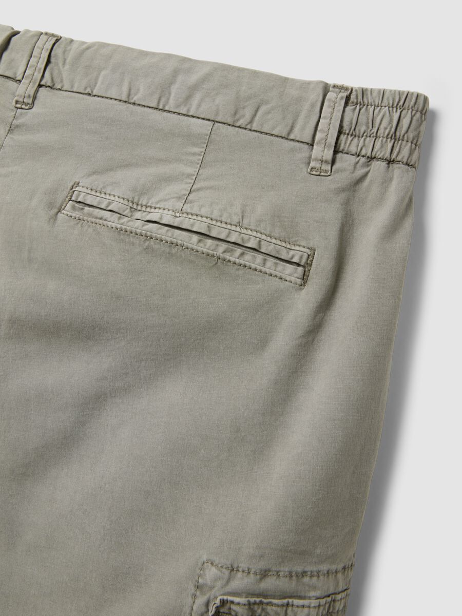 Grey stretch cotton cargo shorts_5