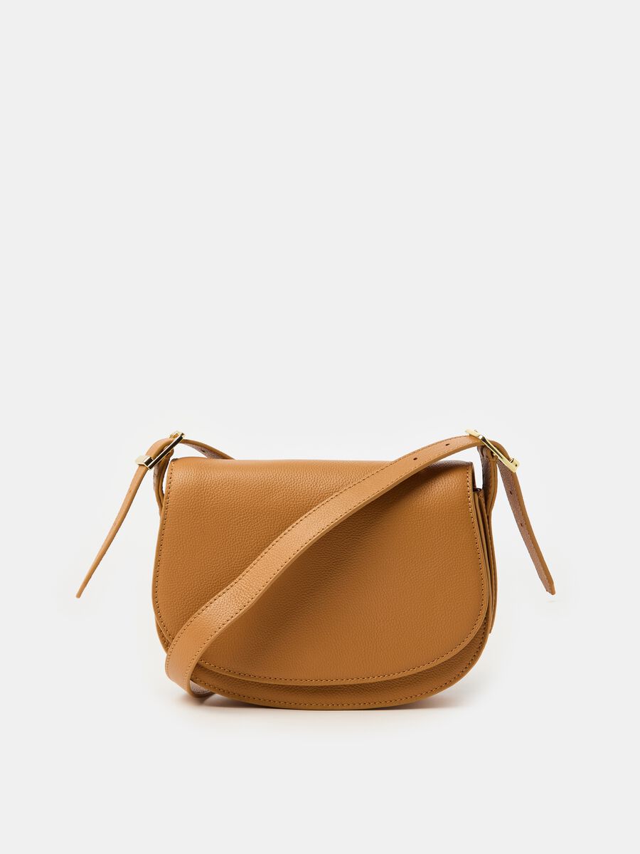 Contemporary messenger bag in leather_0