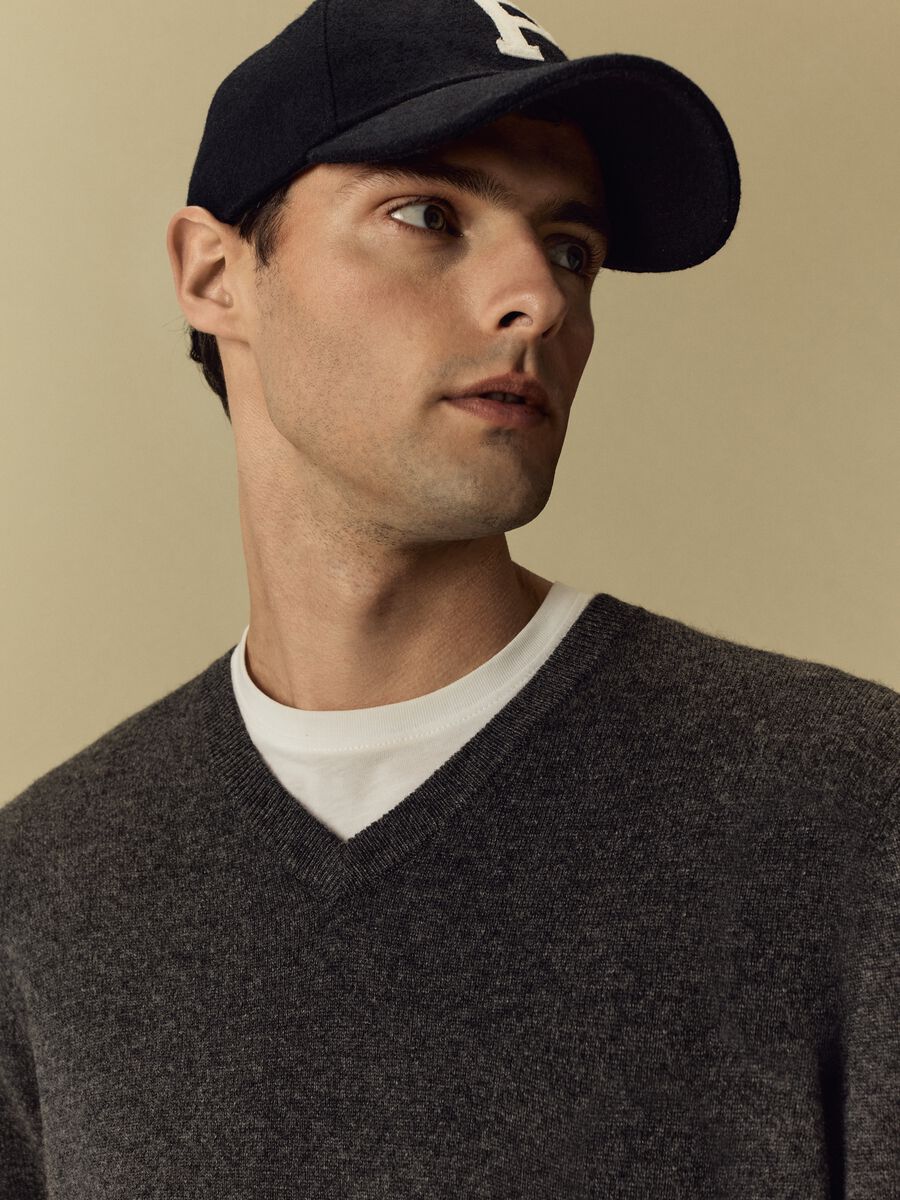 Pullover in cashmere scollo a V_0