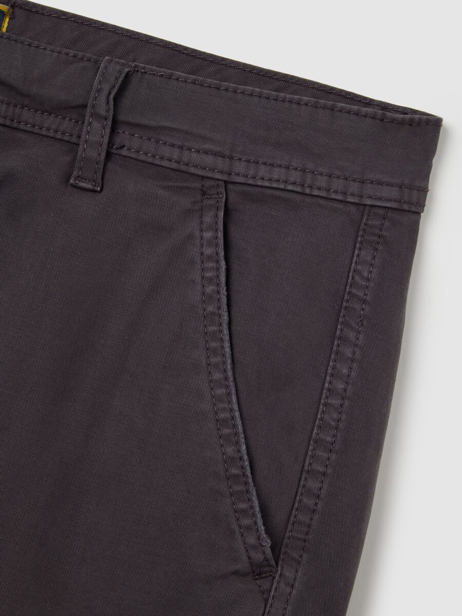 Pantaloni cargo in misto cotone elasticizzato grigi slim fit_5