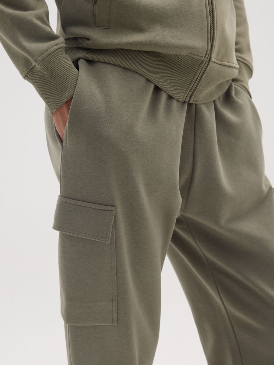 Green cotton blend cargo trousers with pockets_3