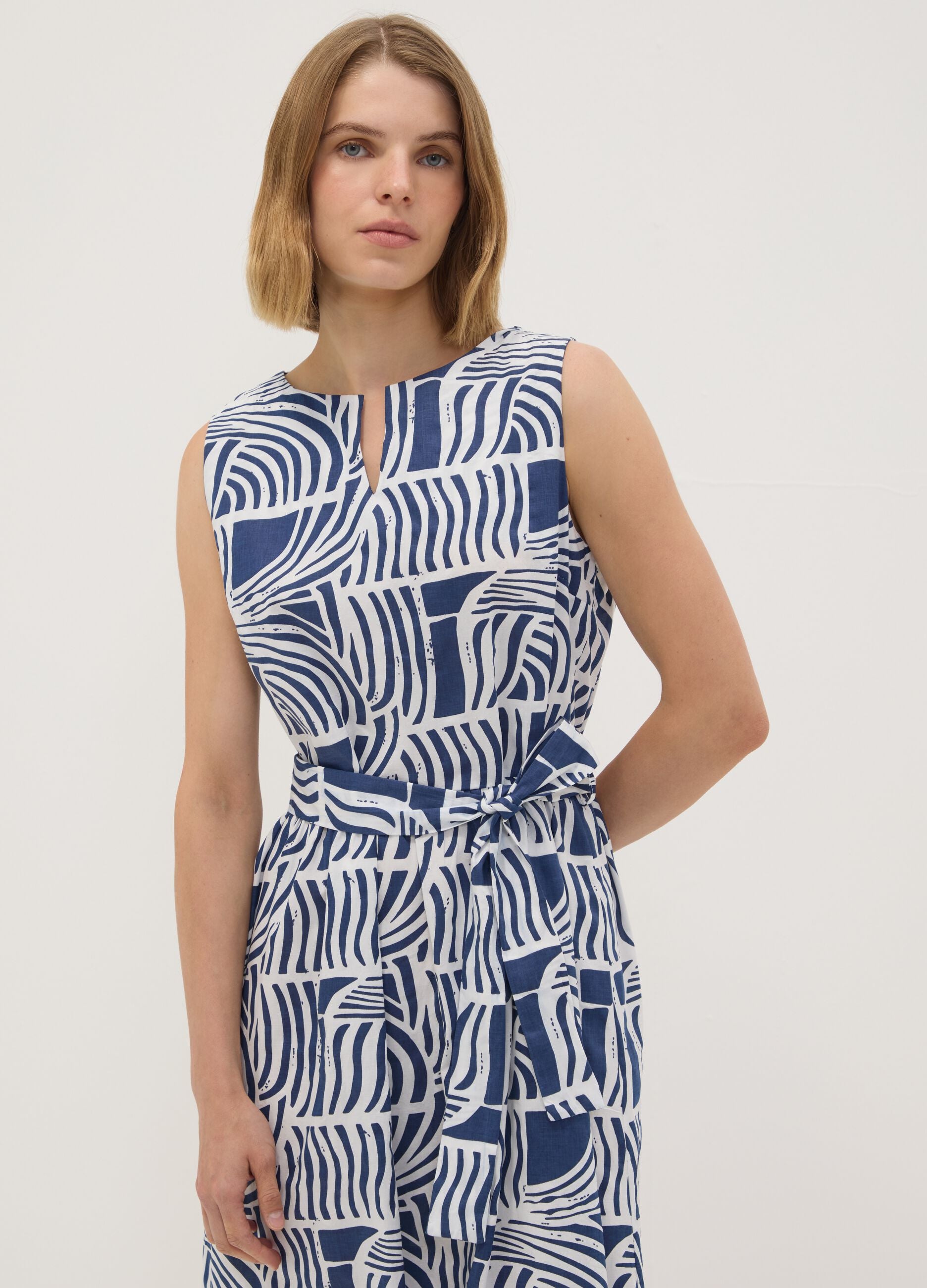 Abito blu in puro cotone con fantasia e cintura abbinata regular fit