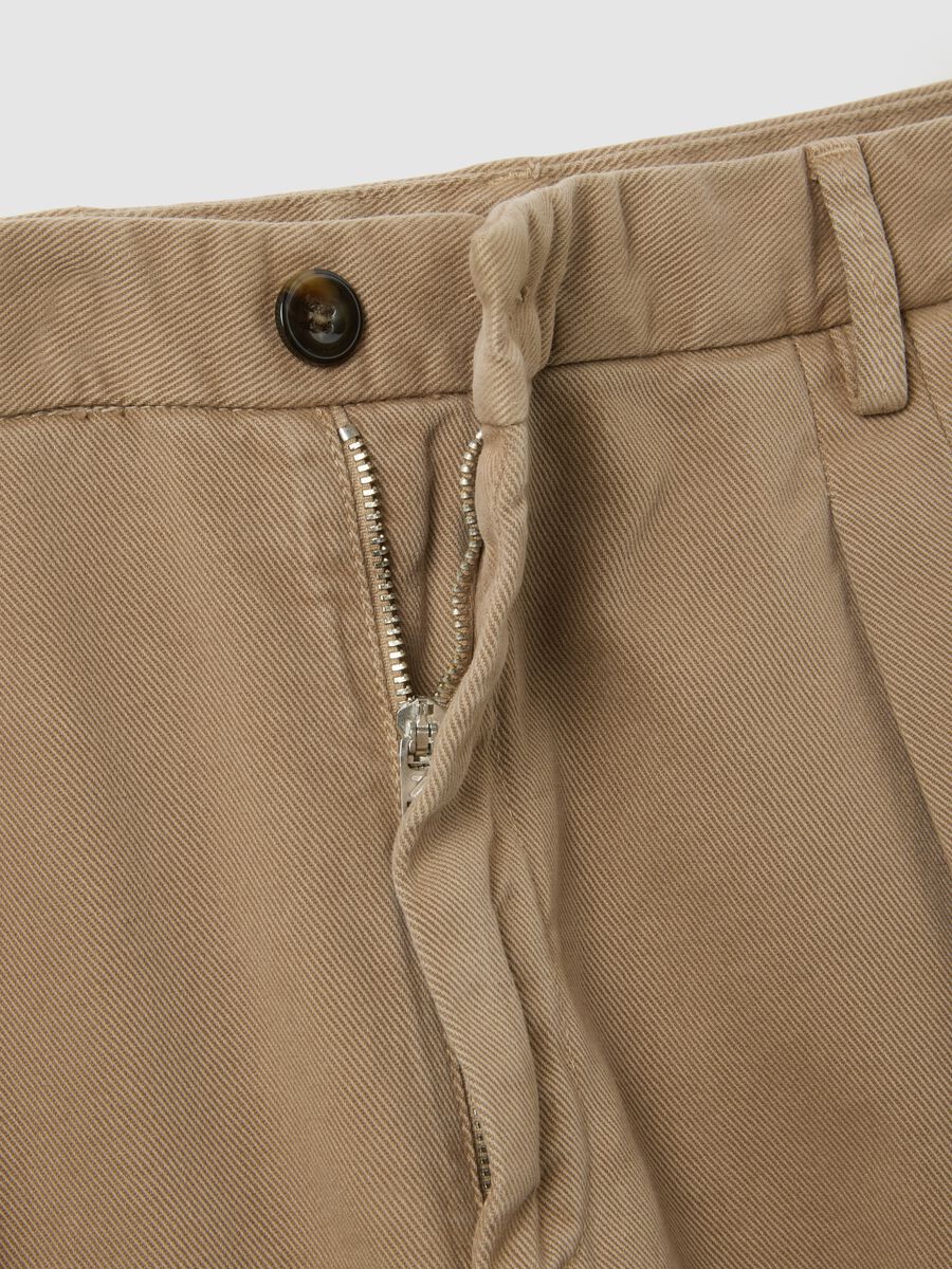 Brown chino trousers in pure cotton regular fit_1