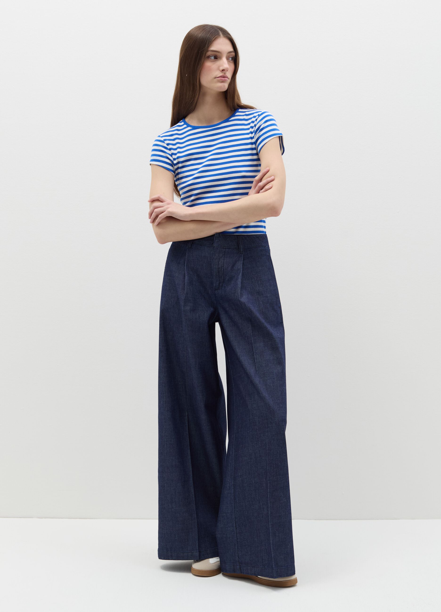 Cotton T-shirt with round neck