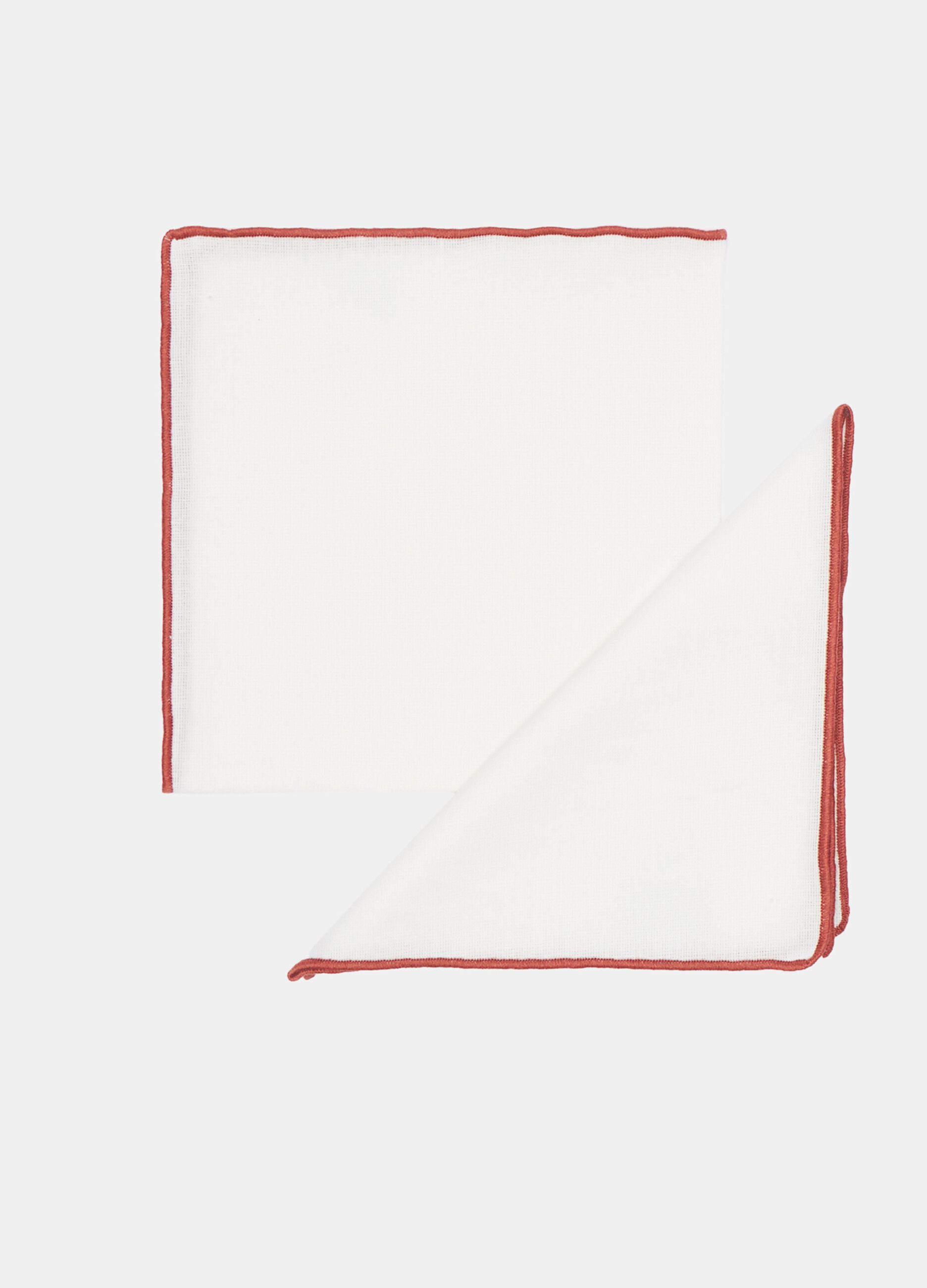 Set of 2 napkins with contrasting edging