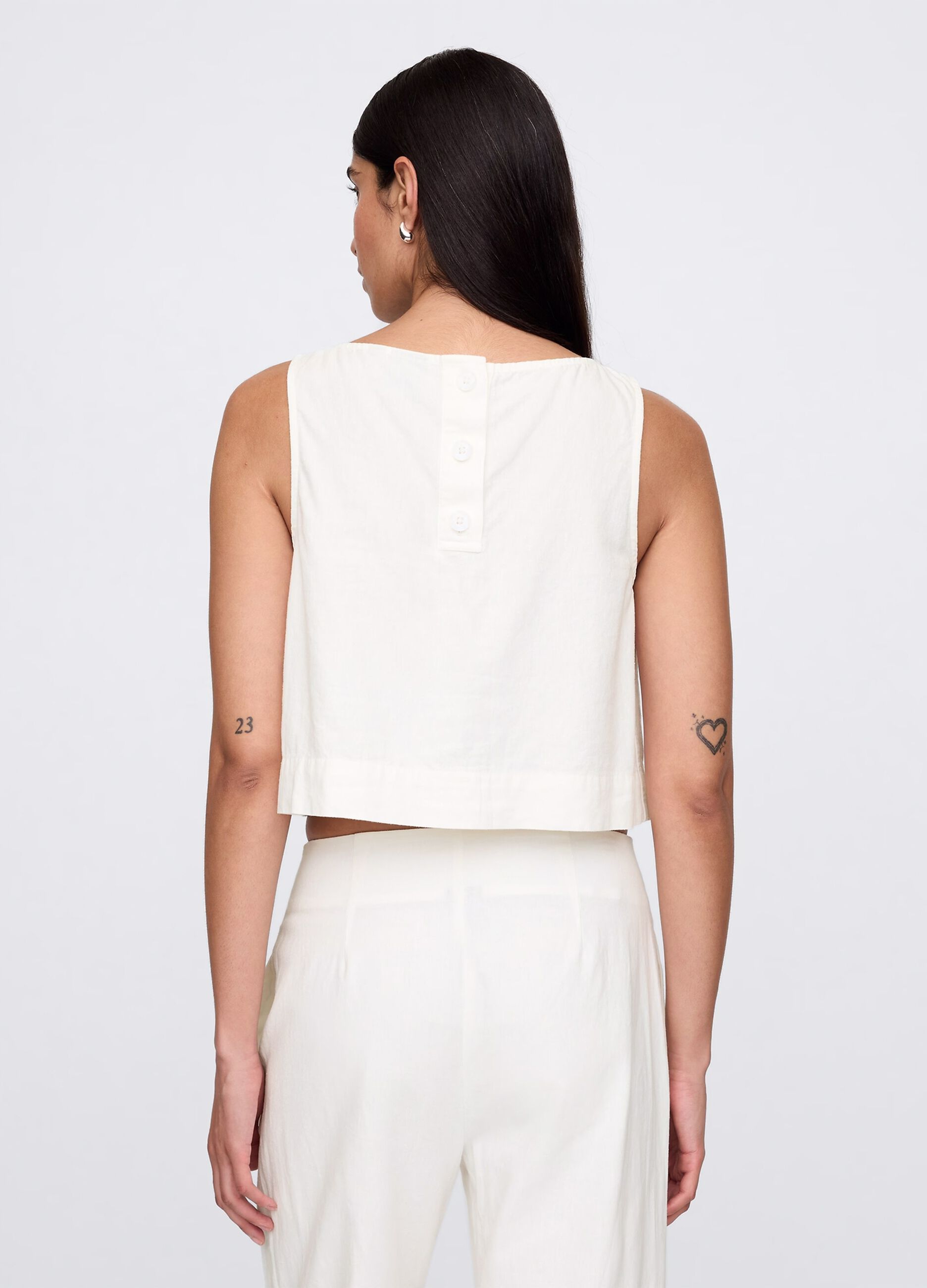 Sleeveless top in linen and viscose