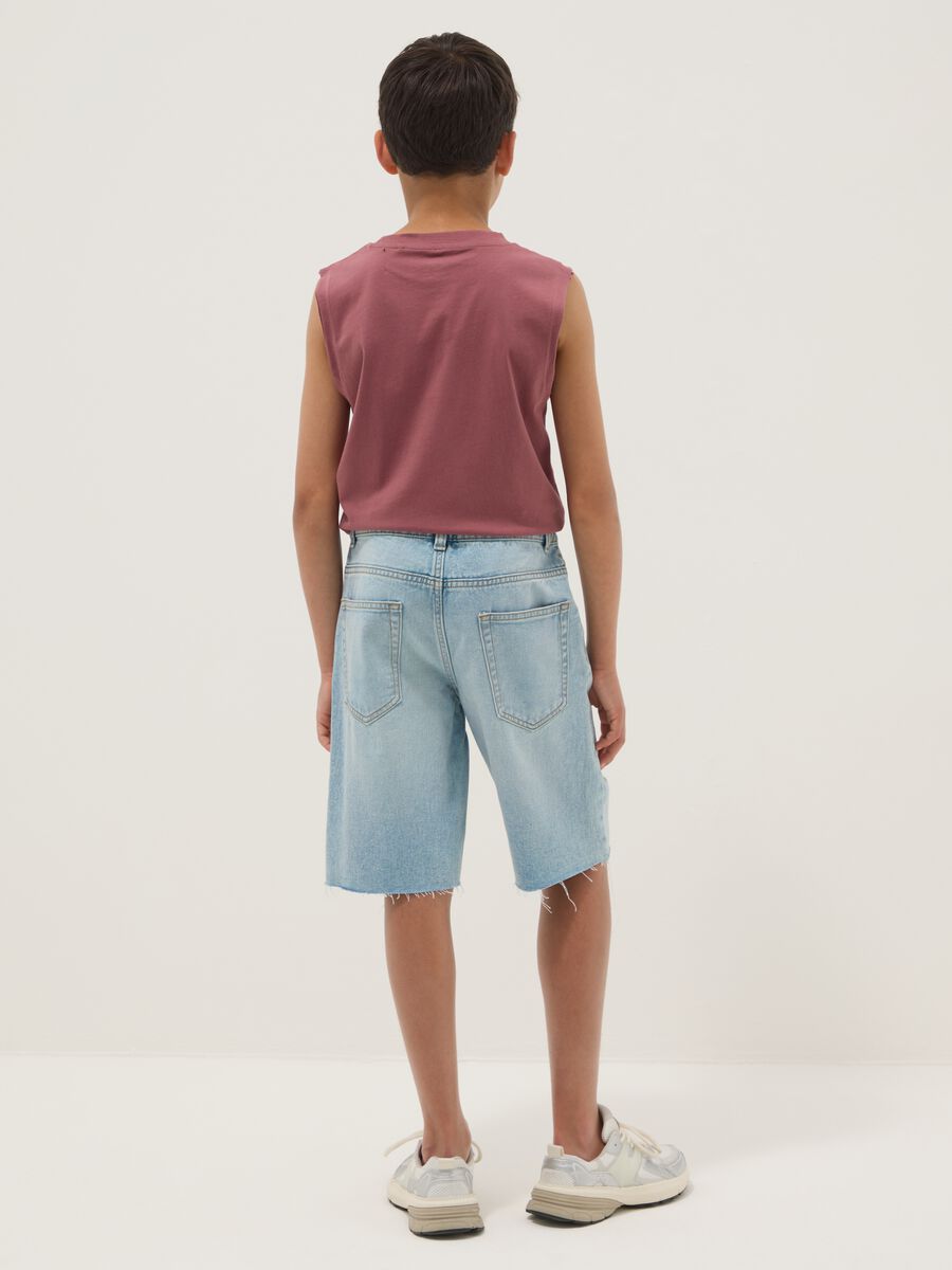 Pantaloni corti azzurri in denim regular fit per ragazzo_1