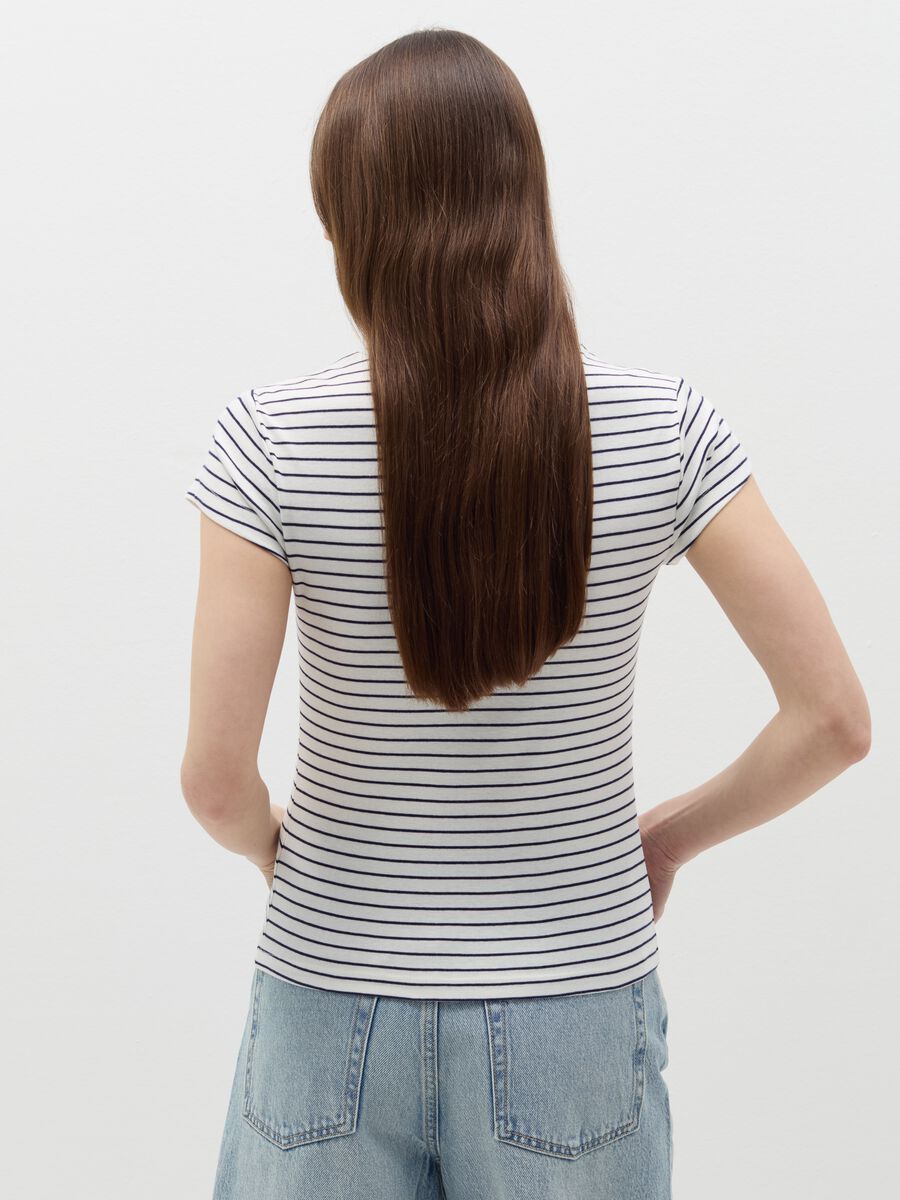 Cotton T-shirt with round neck_3