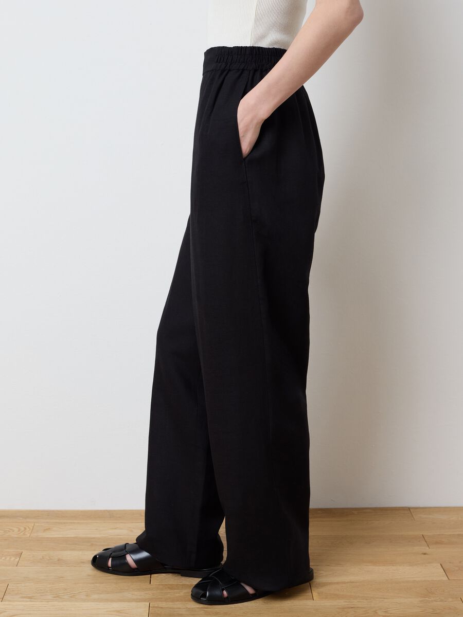 Black pull-on trousers in linen and viscose_3