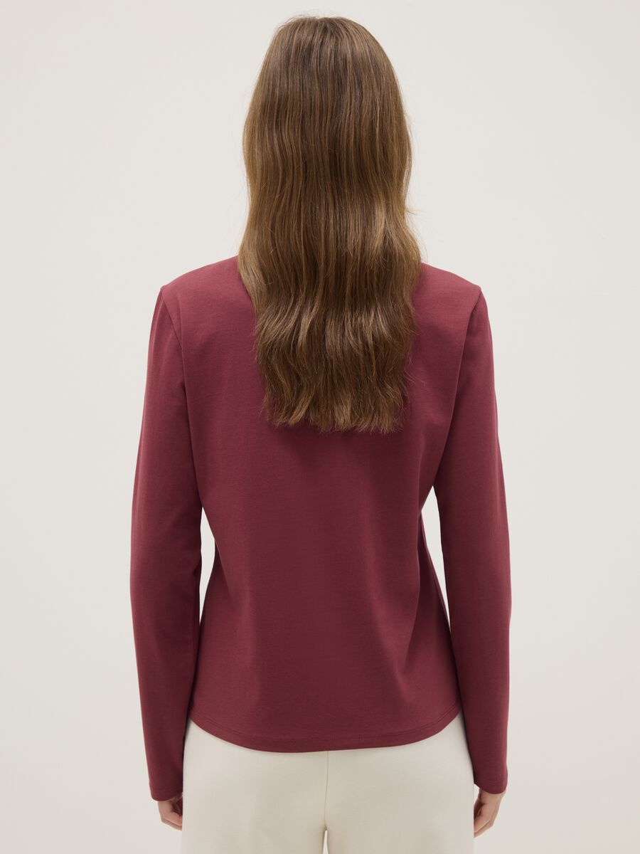 T-shirt rossa a maniche lunghe in puro cotone regular fit_2