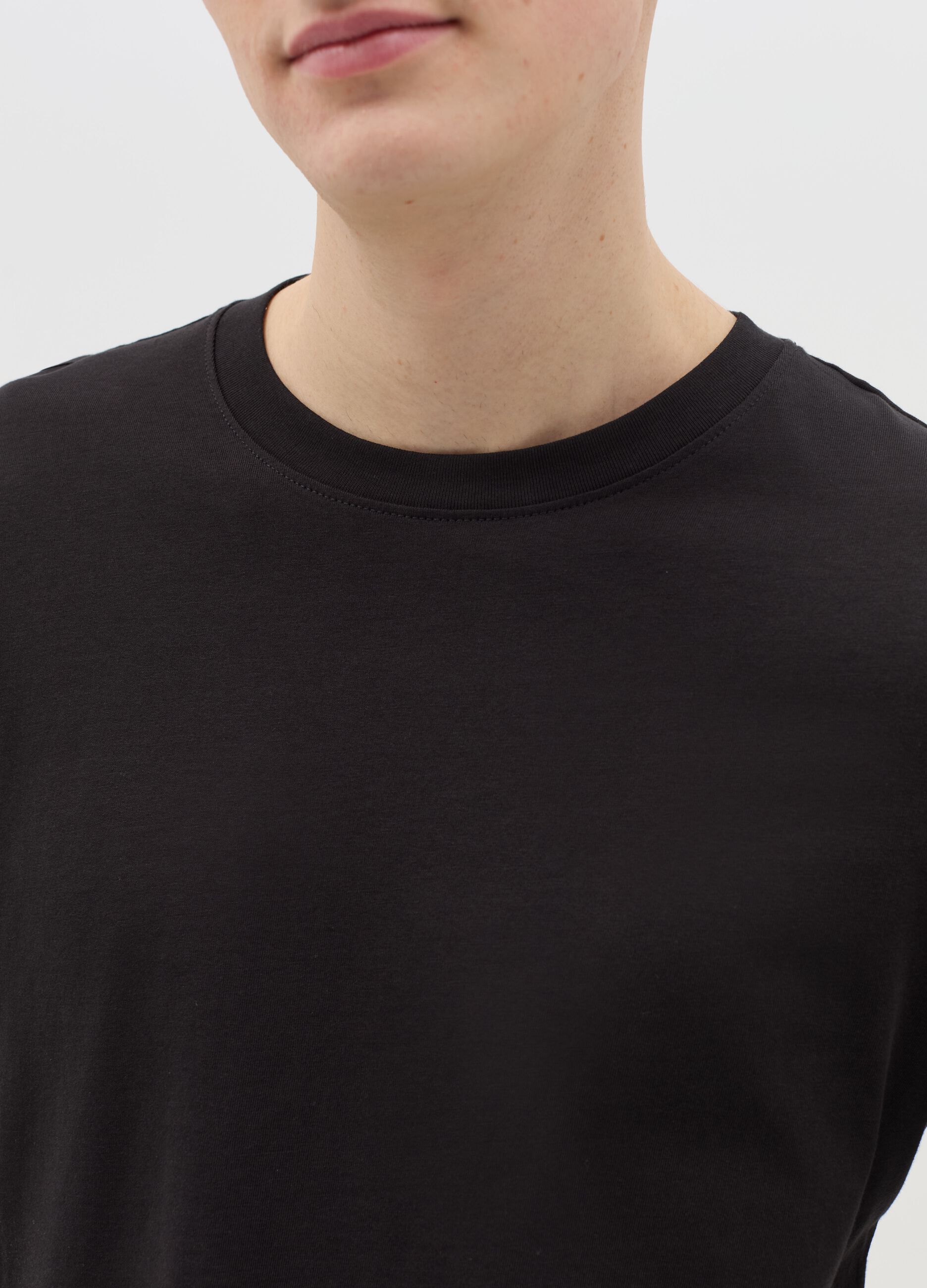 T-shirt girocollo a maniche lunghe in cotone