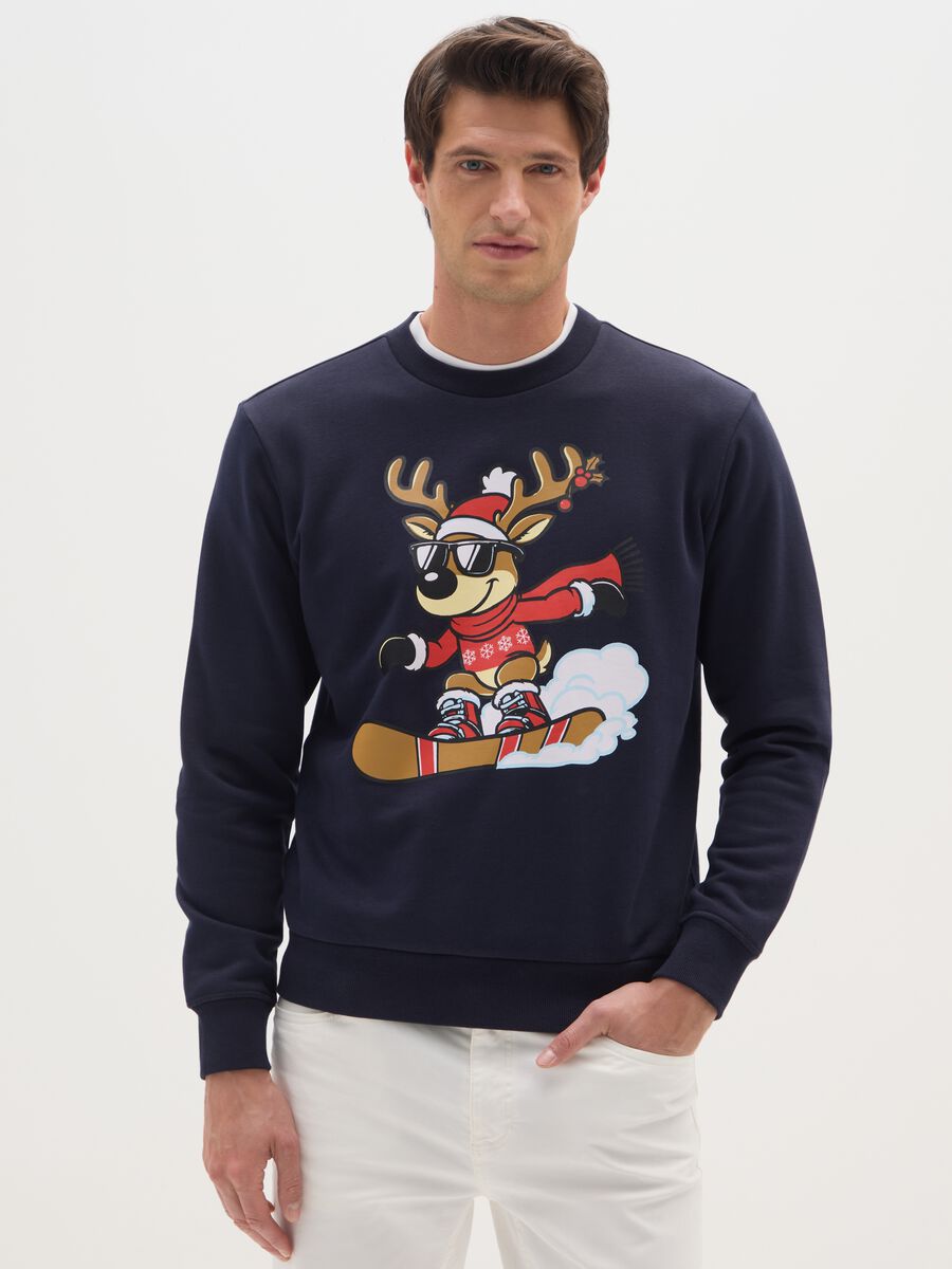 Felpa blu in misto cotone regular fit con stampa natalizia_0