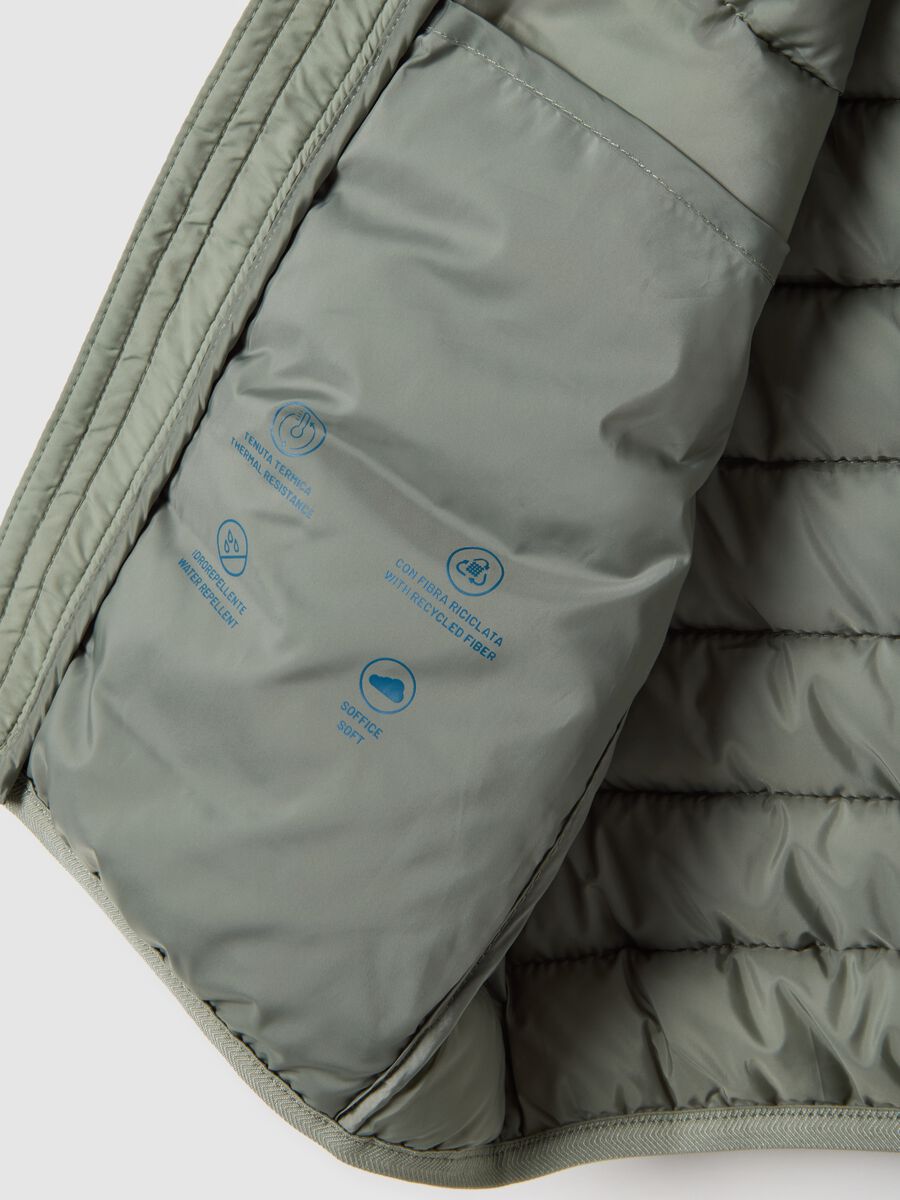 Green padded regular fit boys' gilet with hood_3