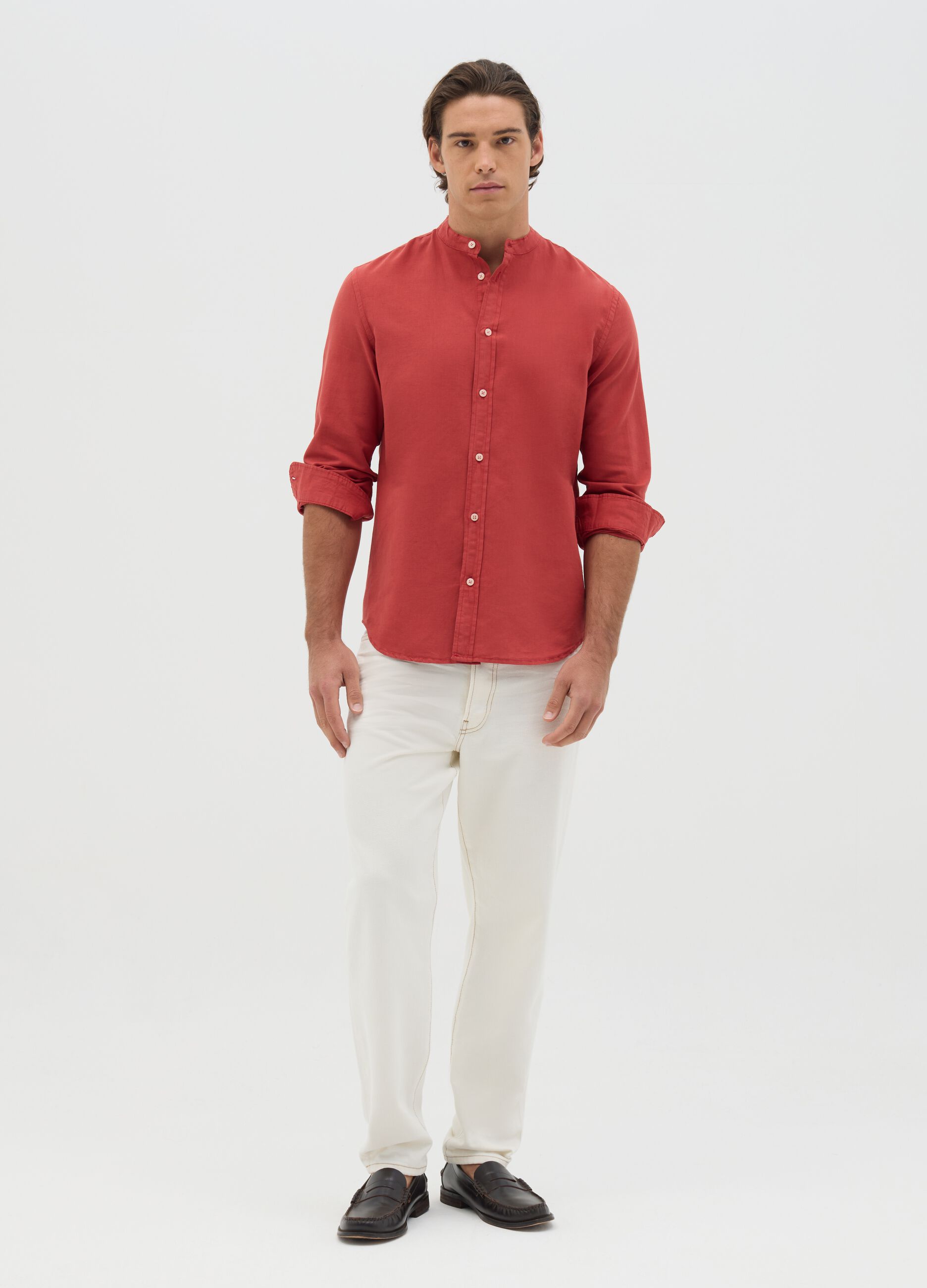 Camicia da uomo in cotone e lino rossa regular fit con colletto coreano