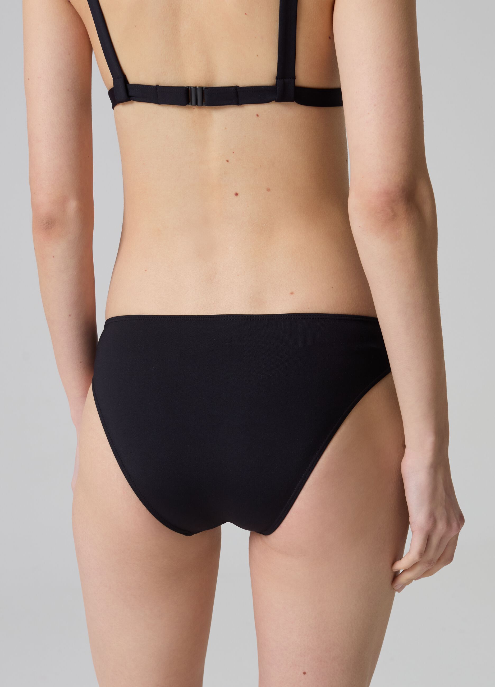 Slip bikini con fibbia