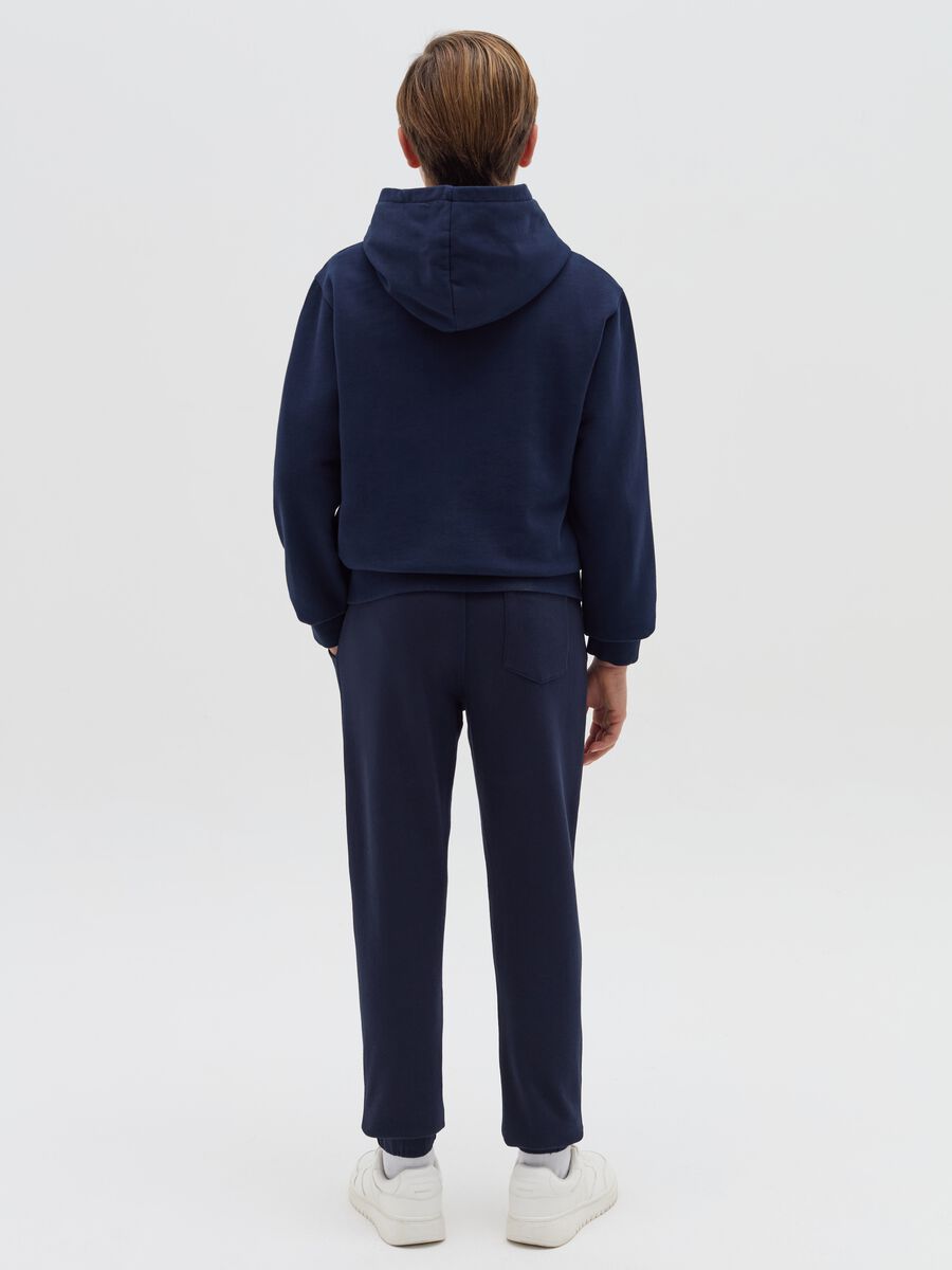 Fleece joggers with college crest print_3
