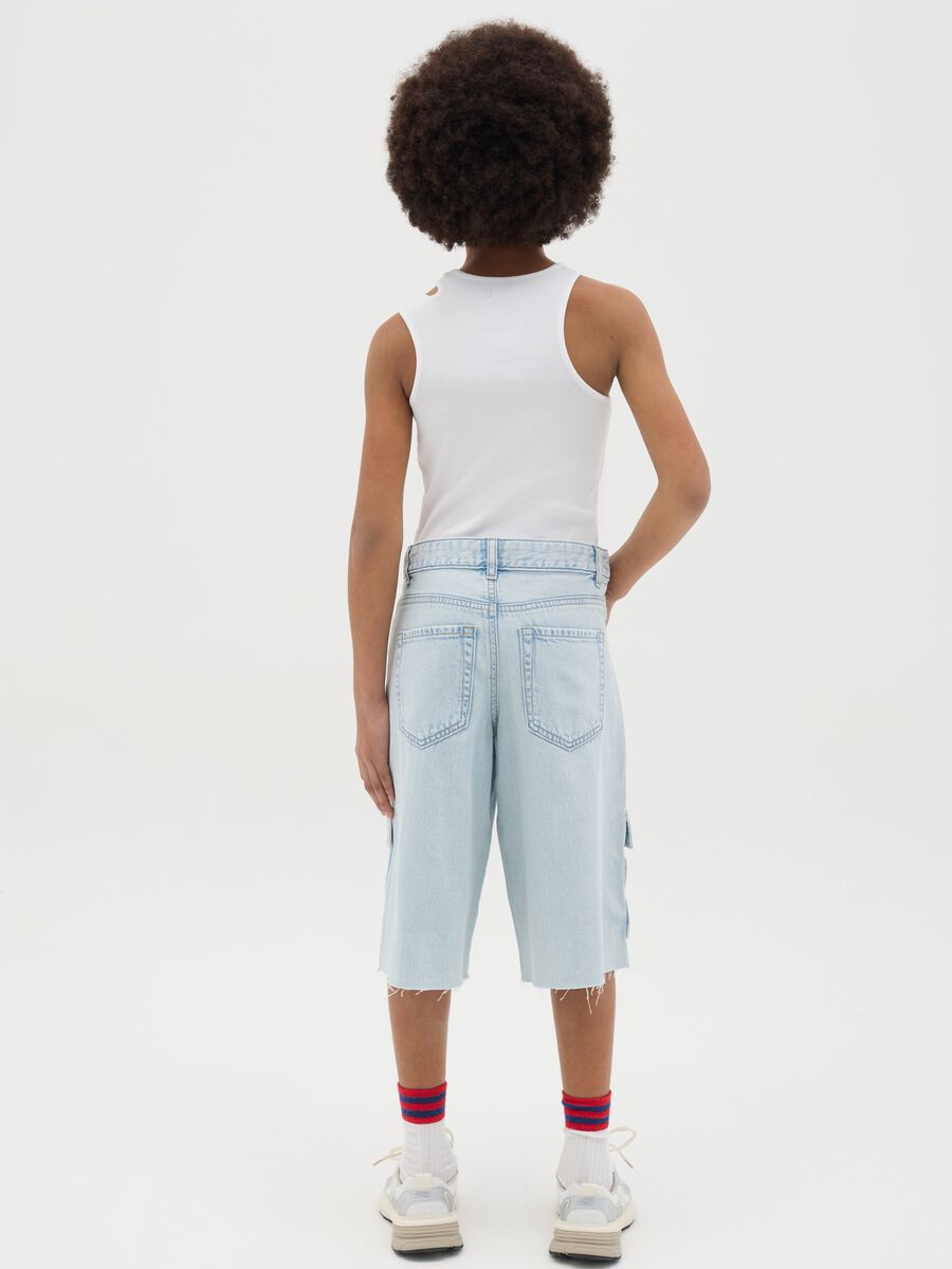 Girls’ light blue regular-fit shorts in 100% cotton with adjustable waist_3