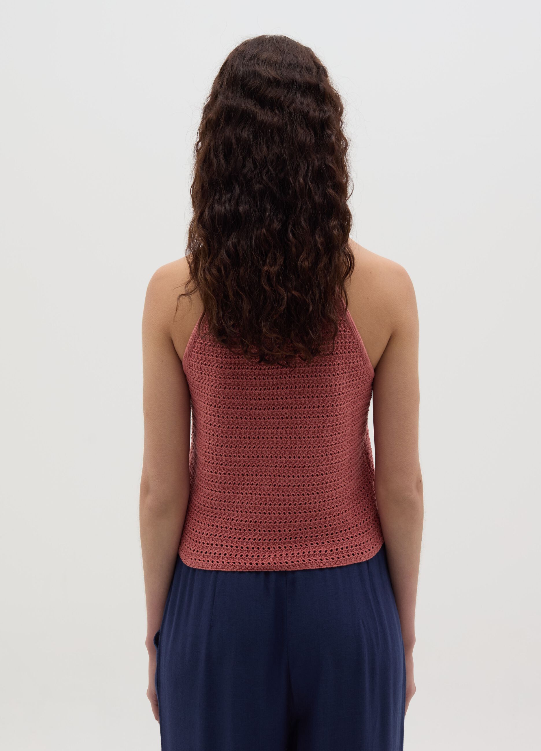 Pink openwork top with halter neck