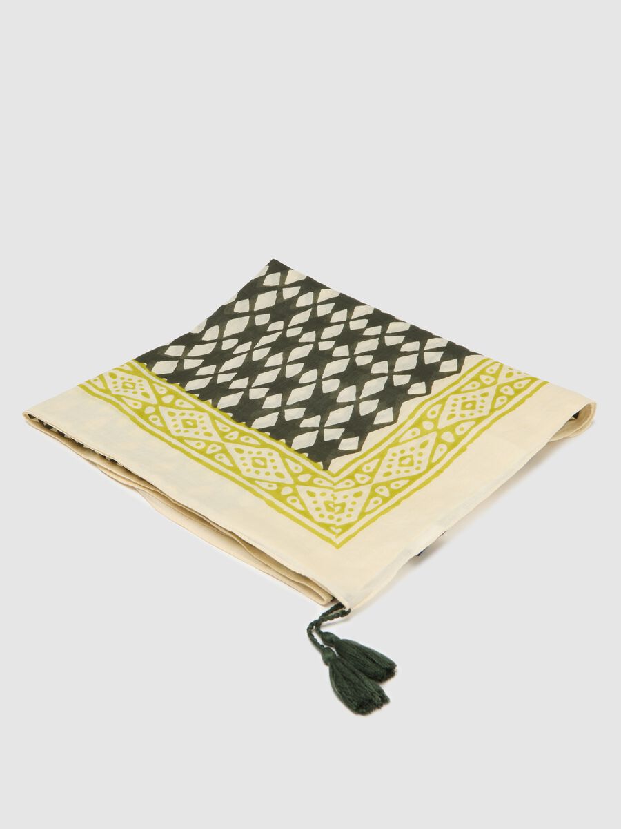 Beige and green pareo in cotton with ethnic print and tassels_5