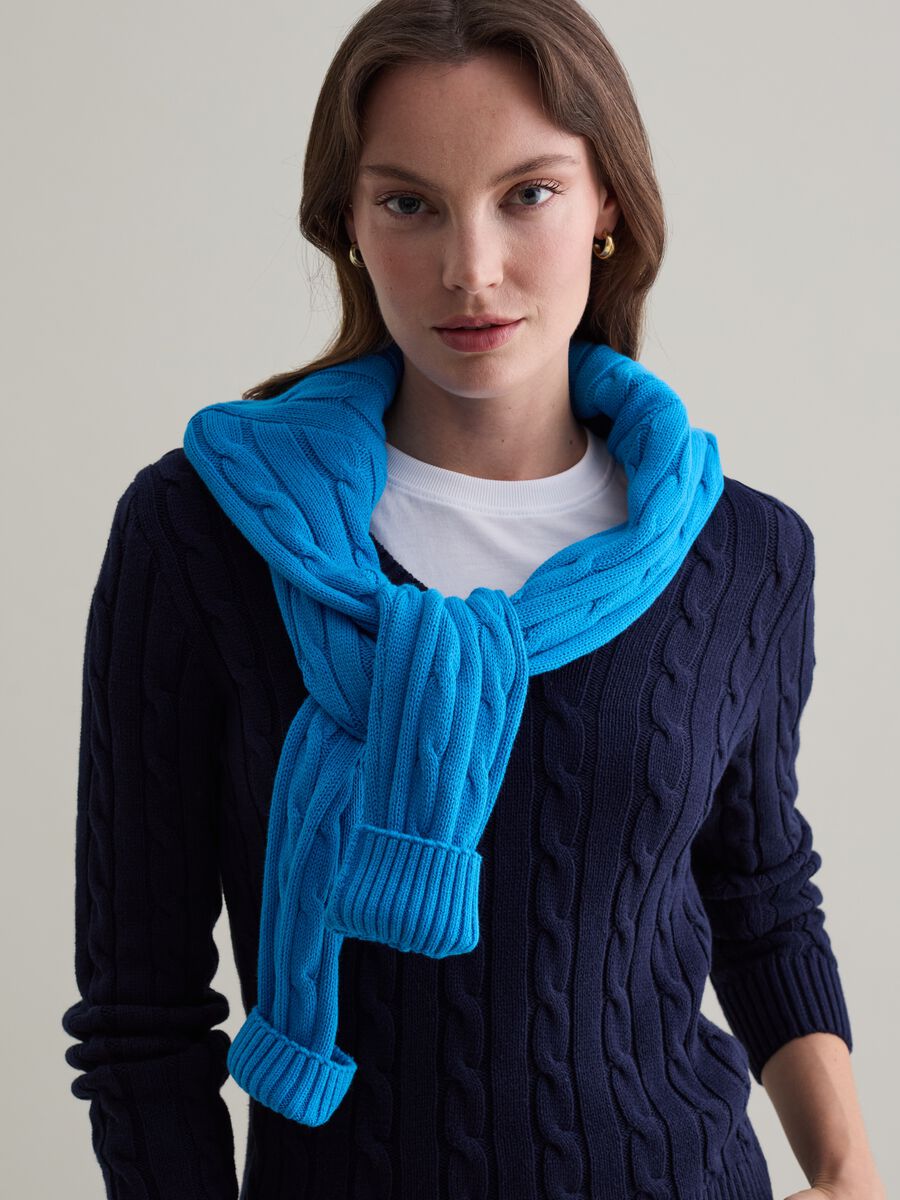 Pullover a trecce con scollo a V_1