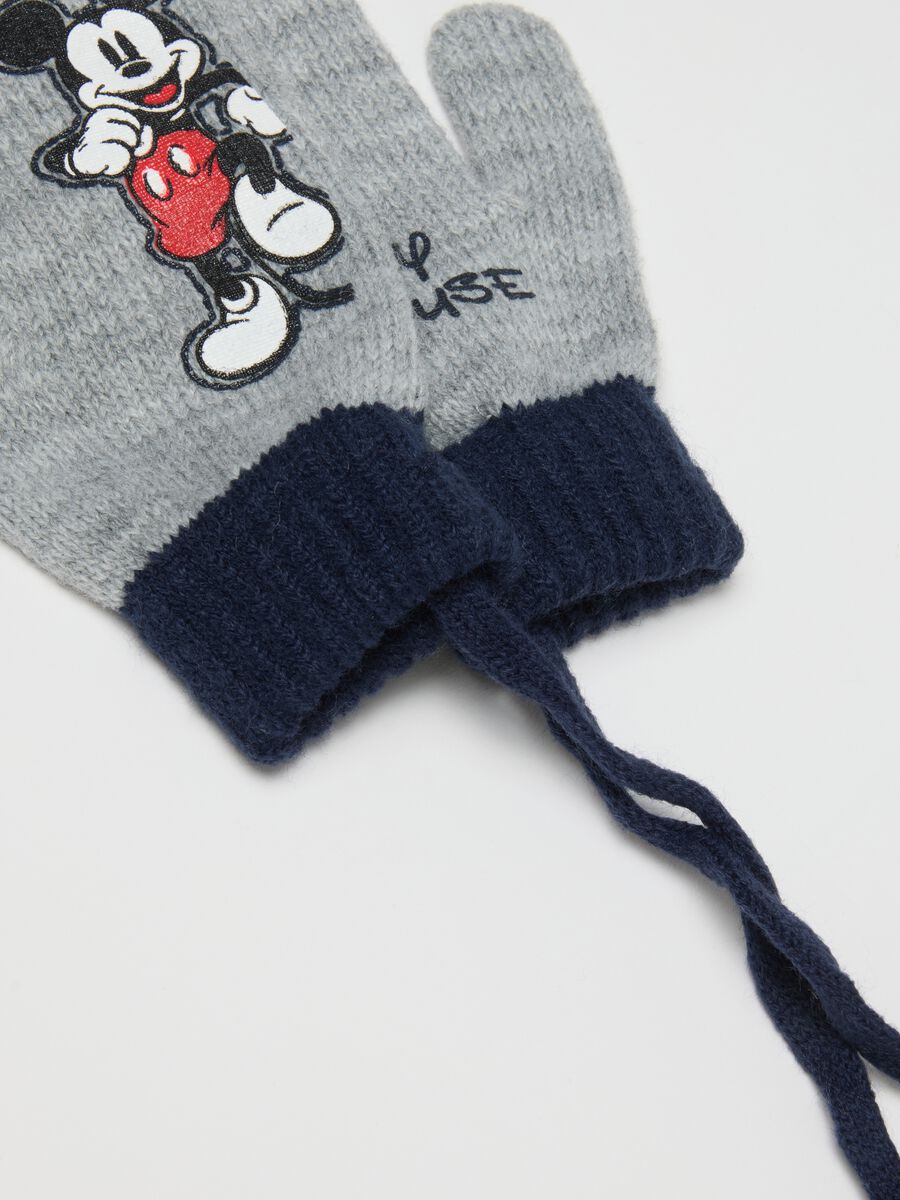 Heavy Grey Gloves with Print_2