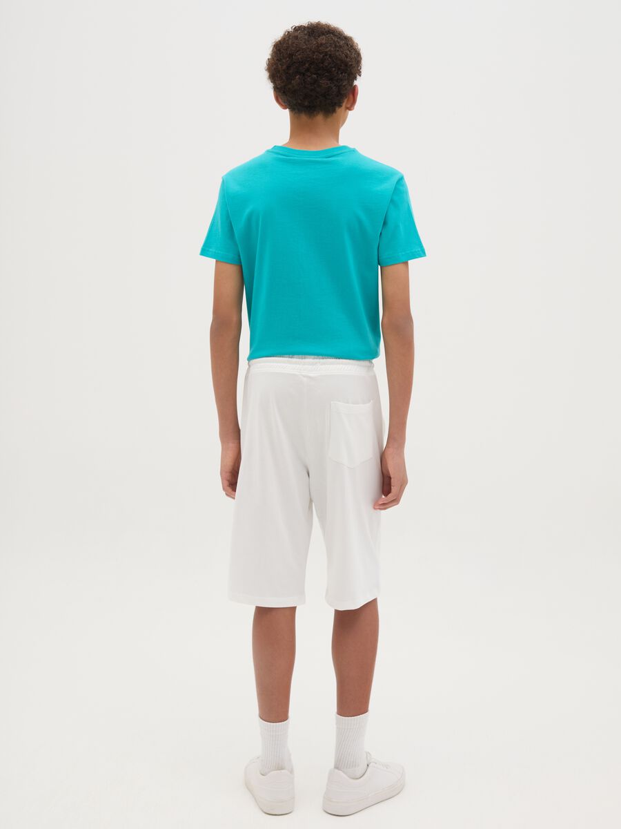 Boys' pure white cotton regular fit shorts with print_1