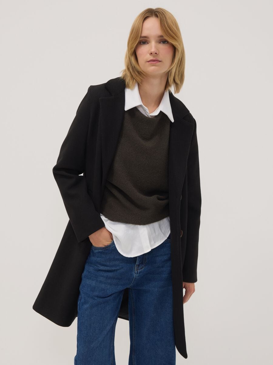 Cappotto nero regular fit con rever e bottoni_0