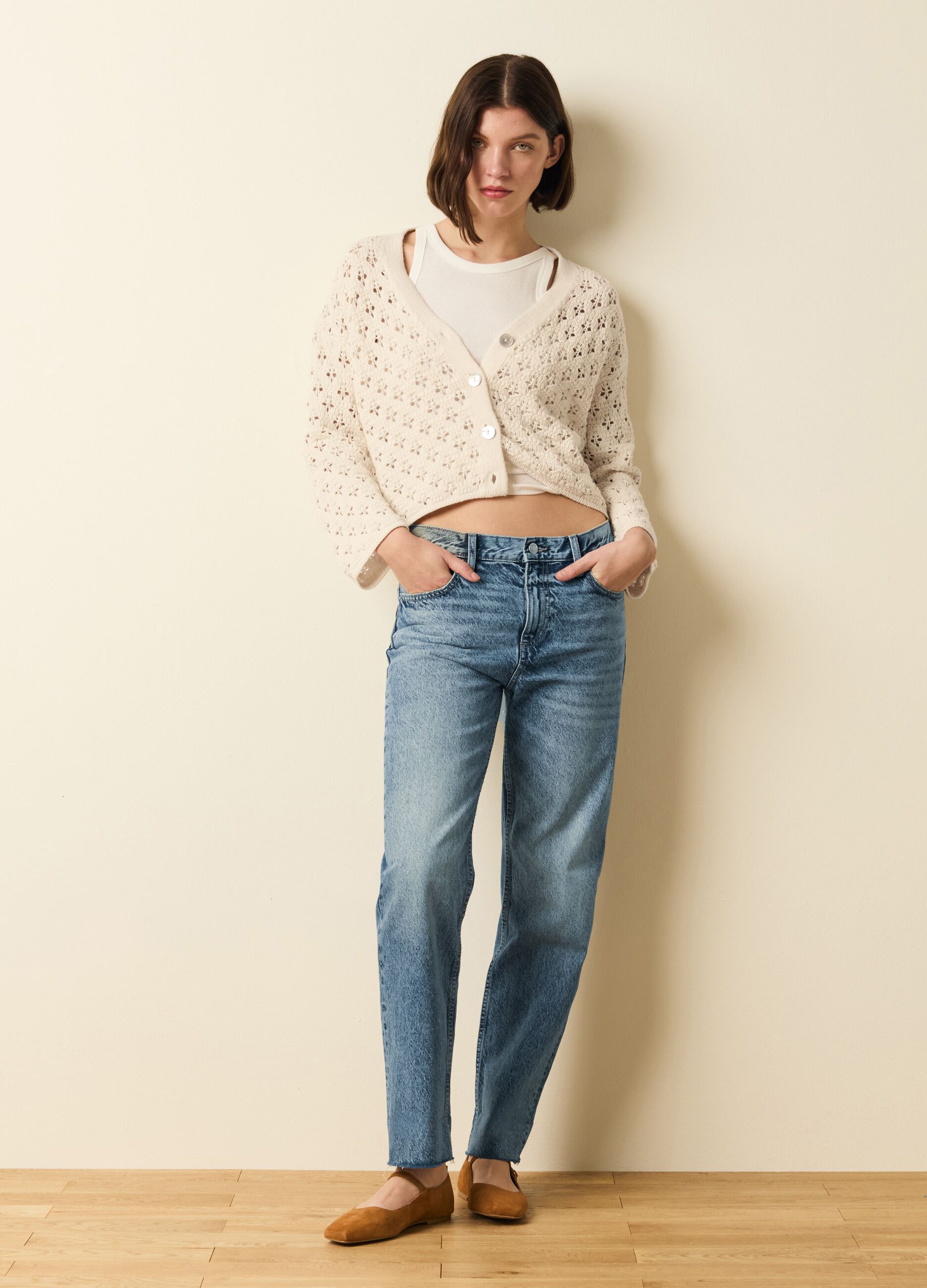 Cardigan crochet con scollo a V
