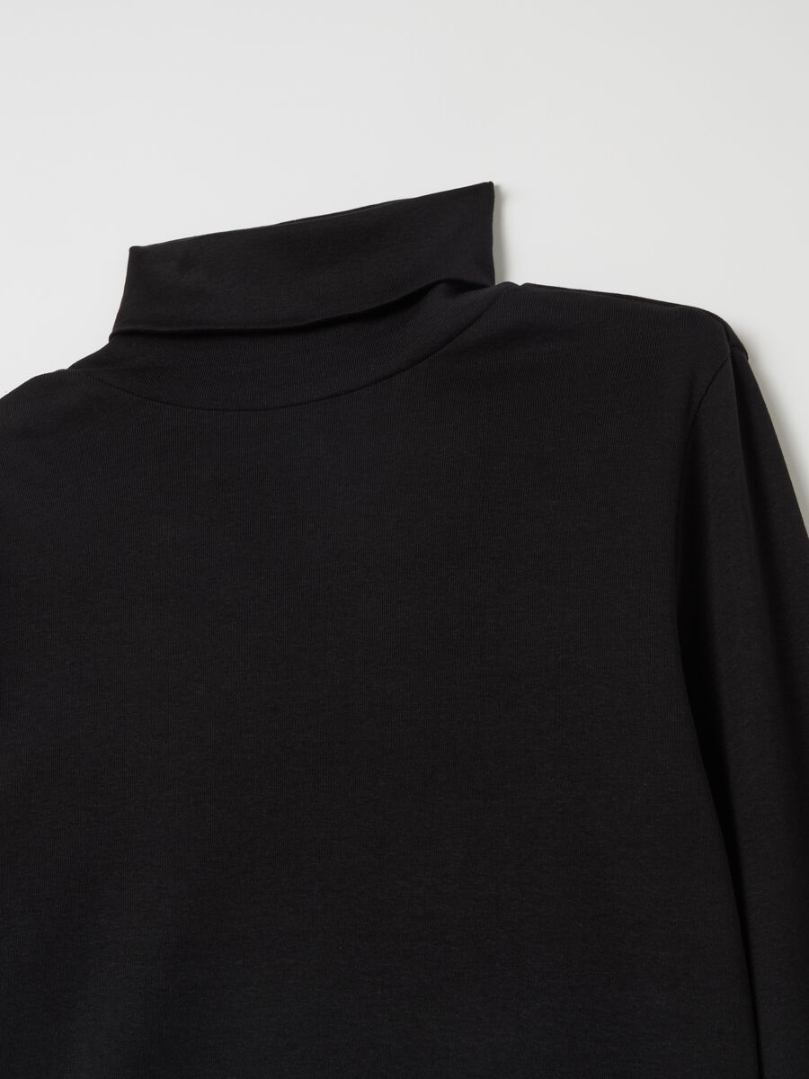 T-shirt with long sleeves and high neck_5