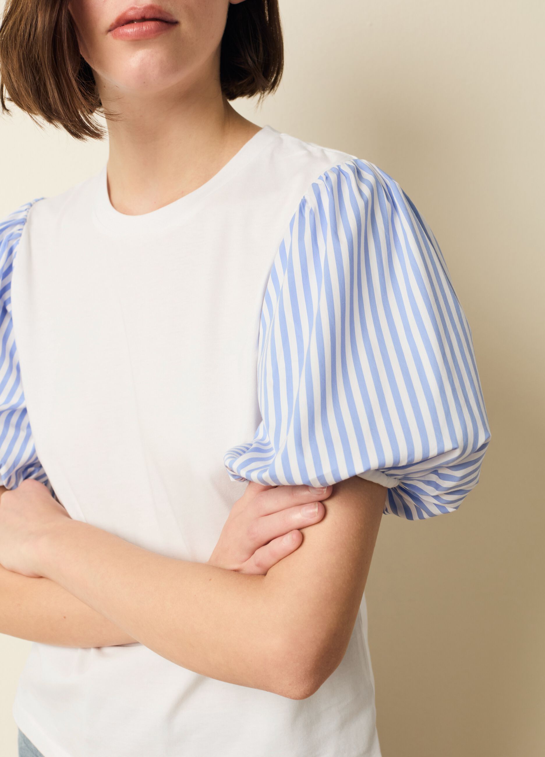 T-shirt with puff sleeves and stripes