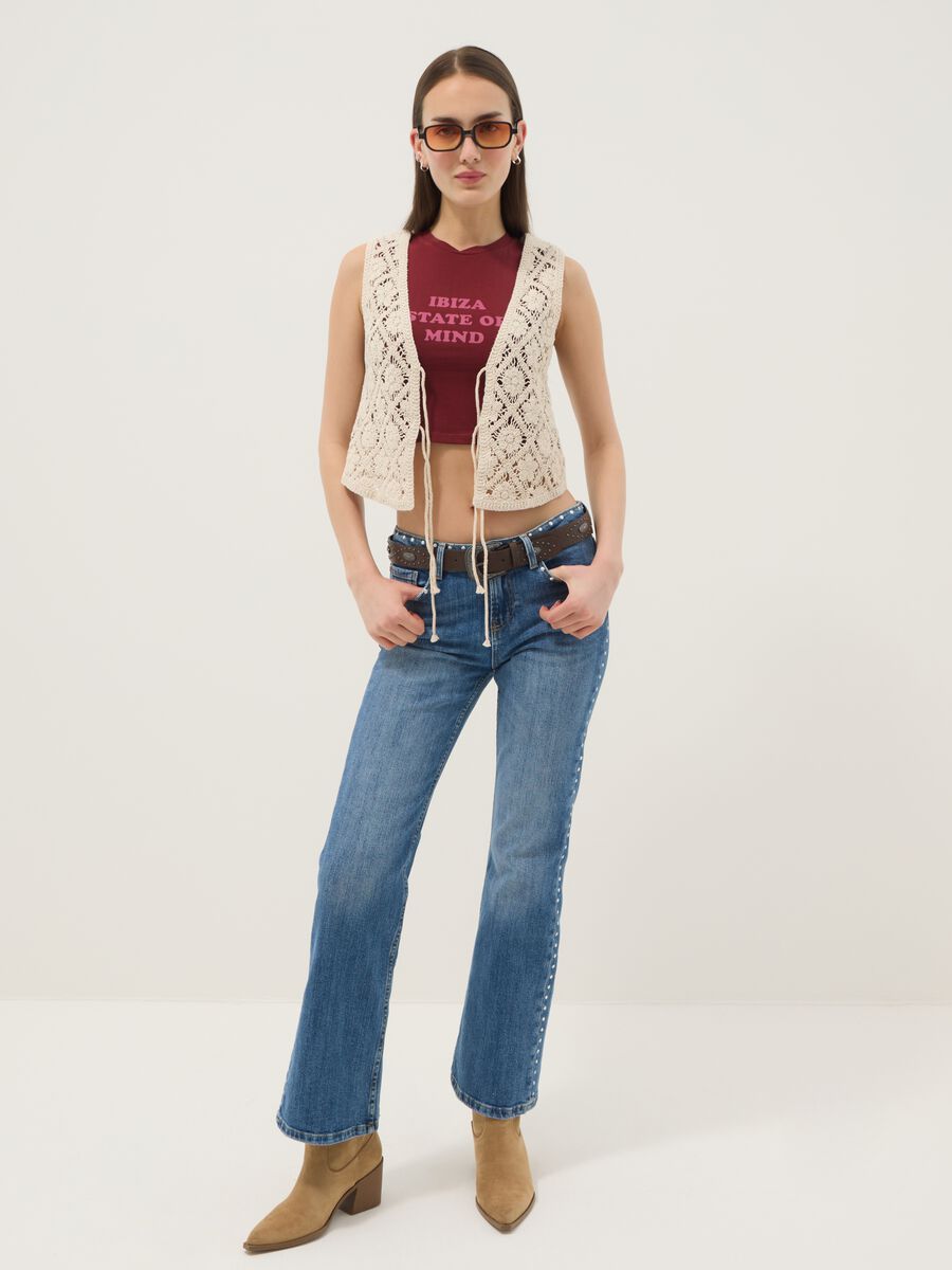 Gilet in misto cotone beige regular fit con design a maglia floreale_2