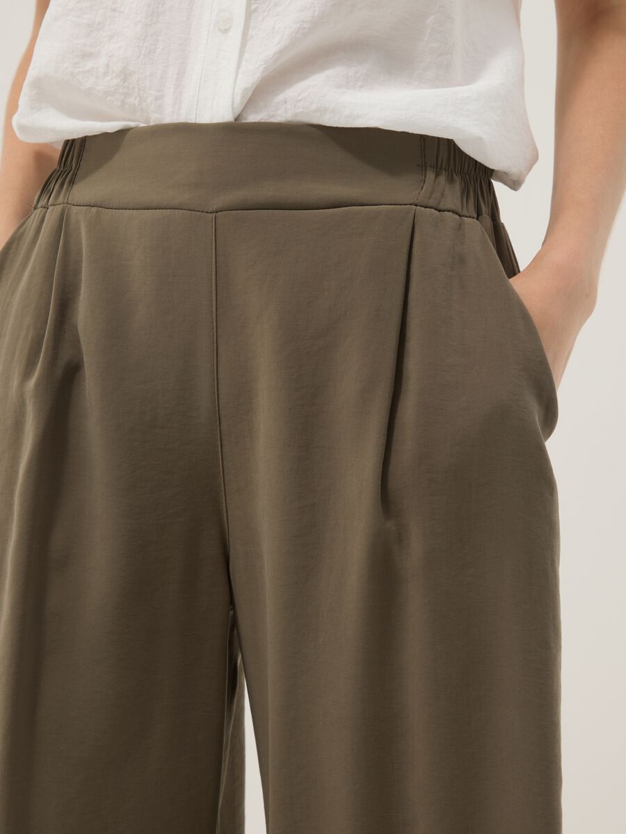 Pantaloni palazzo verdi in misto viscosa_3