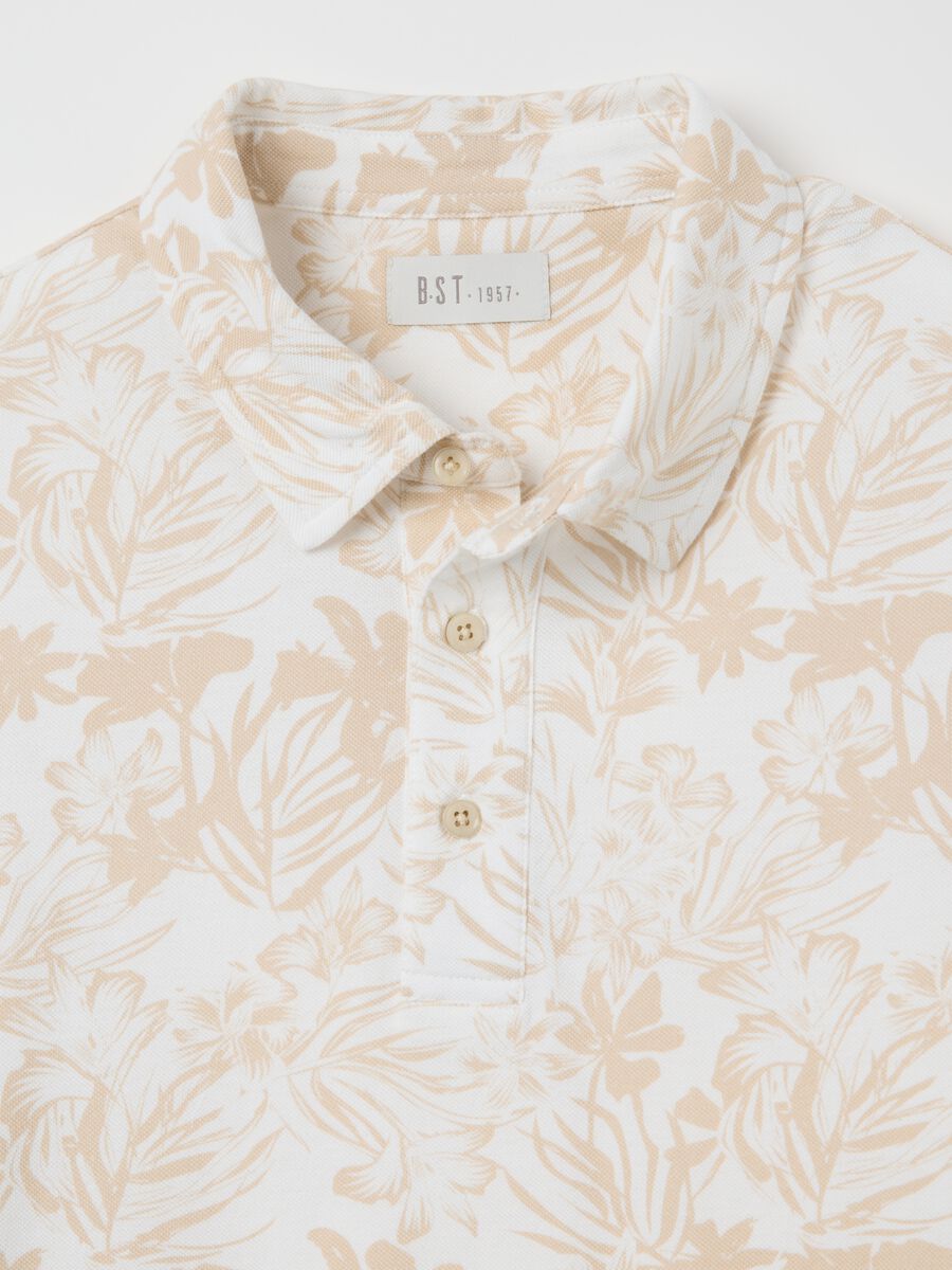 BST beige polo shirt with short sleeves and floral print_5