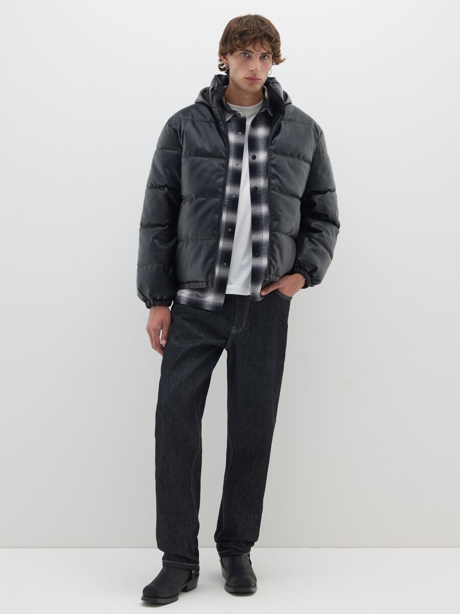 Giubbotto nero vestibilità over con zip_2