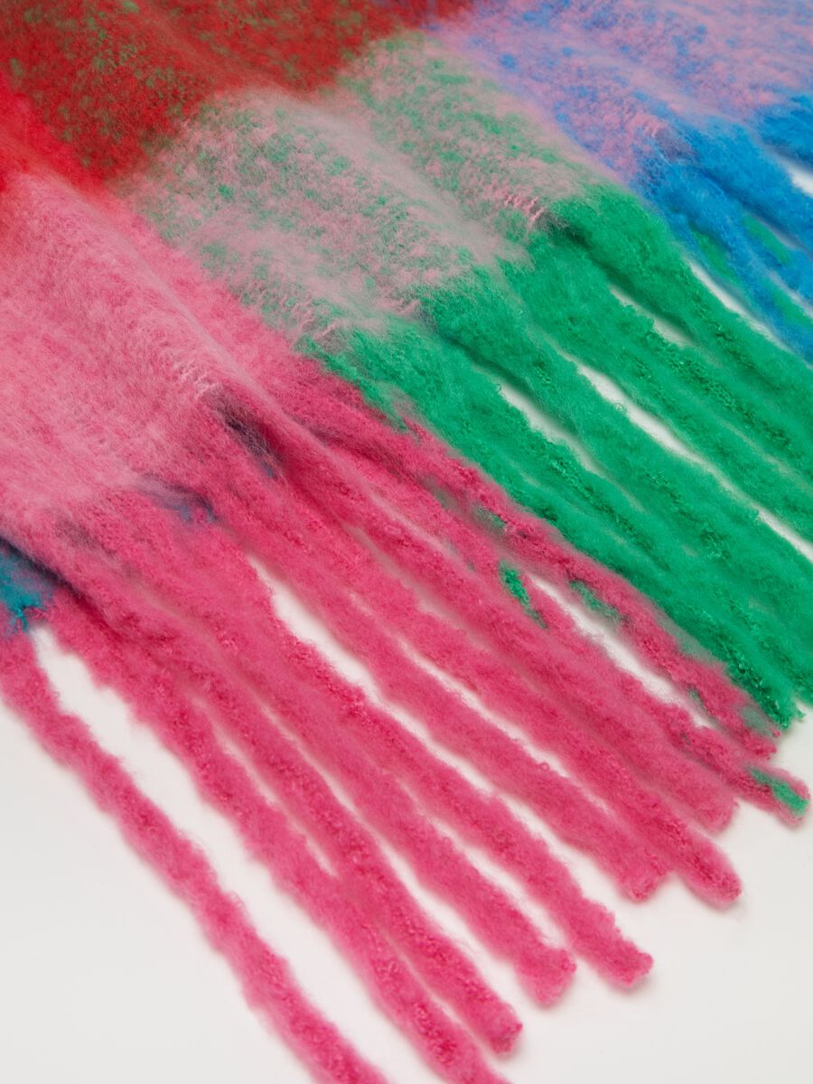 Multicoloured check scarf with fringing_2