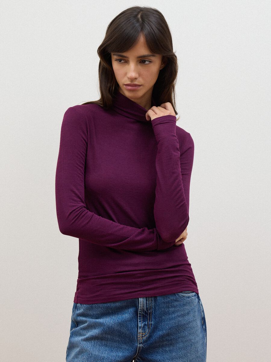 T-shirt viola in modal e cashmere elasticizzato regular fit_1