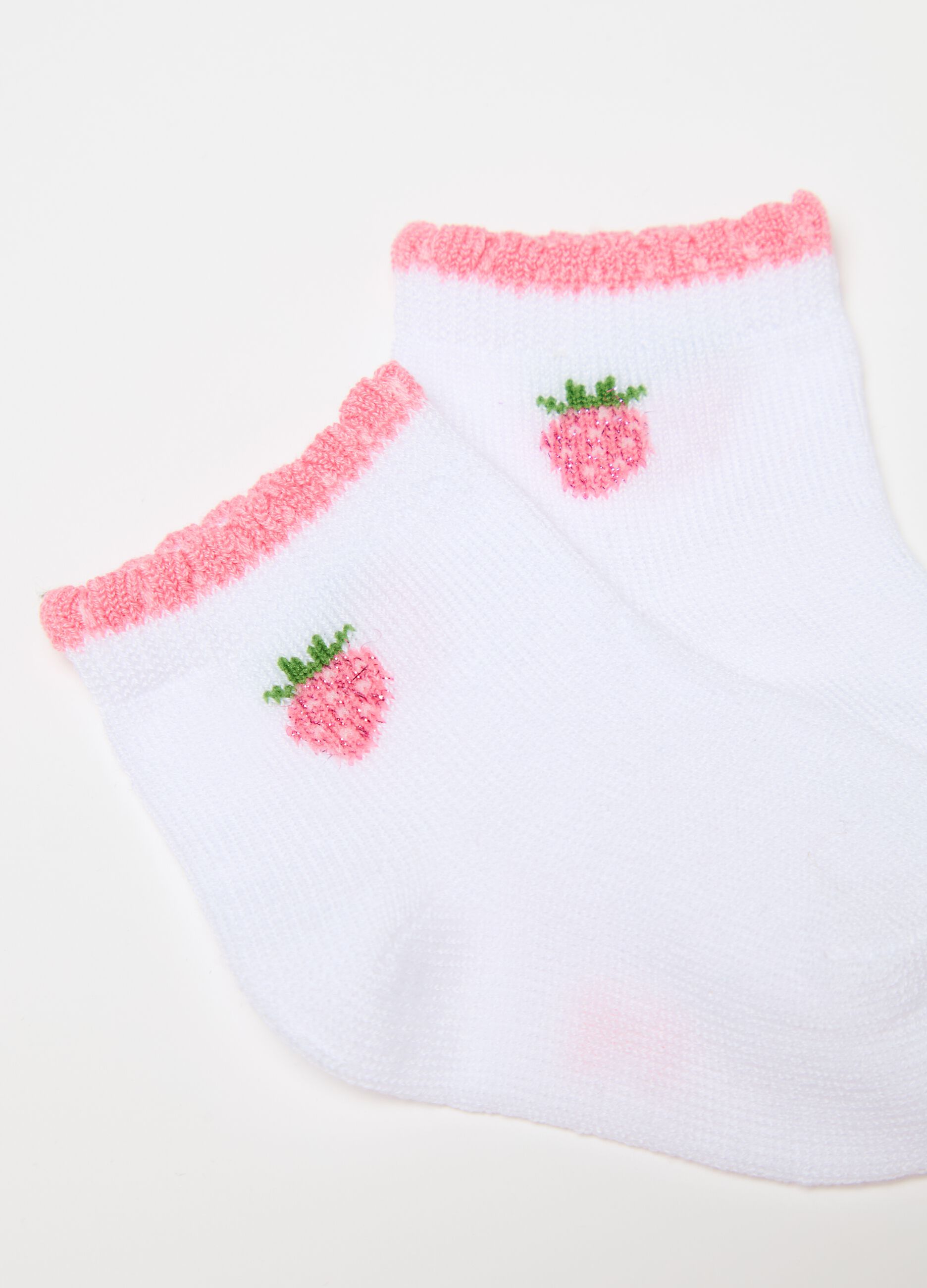Three-pair pack short socks with strawberries design