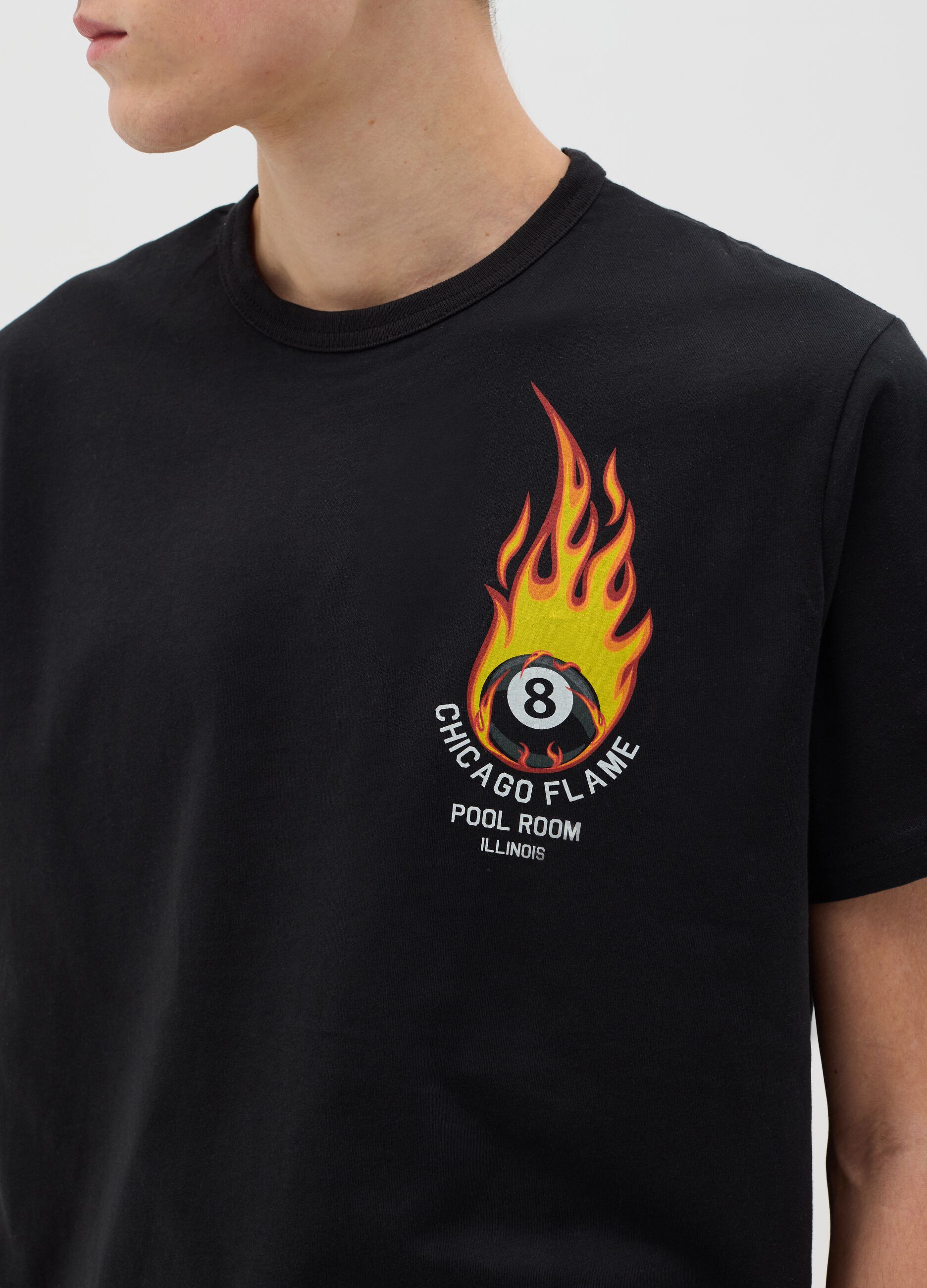 Cotton T-shirt with snooker ball with flames print