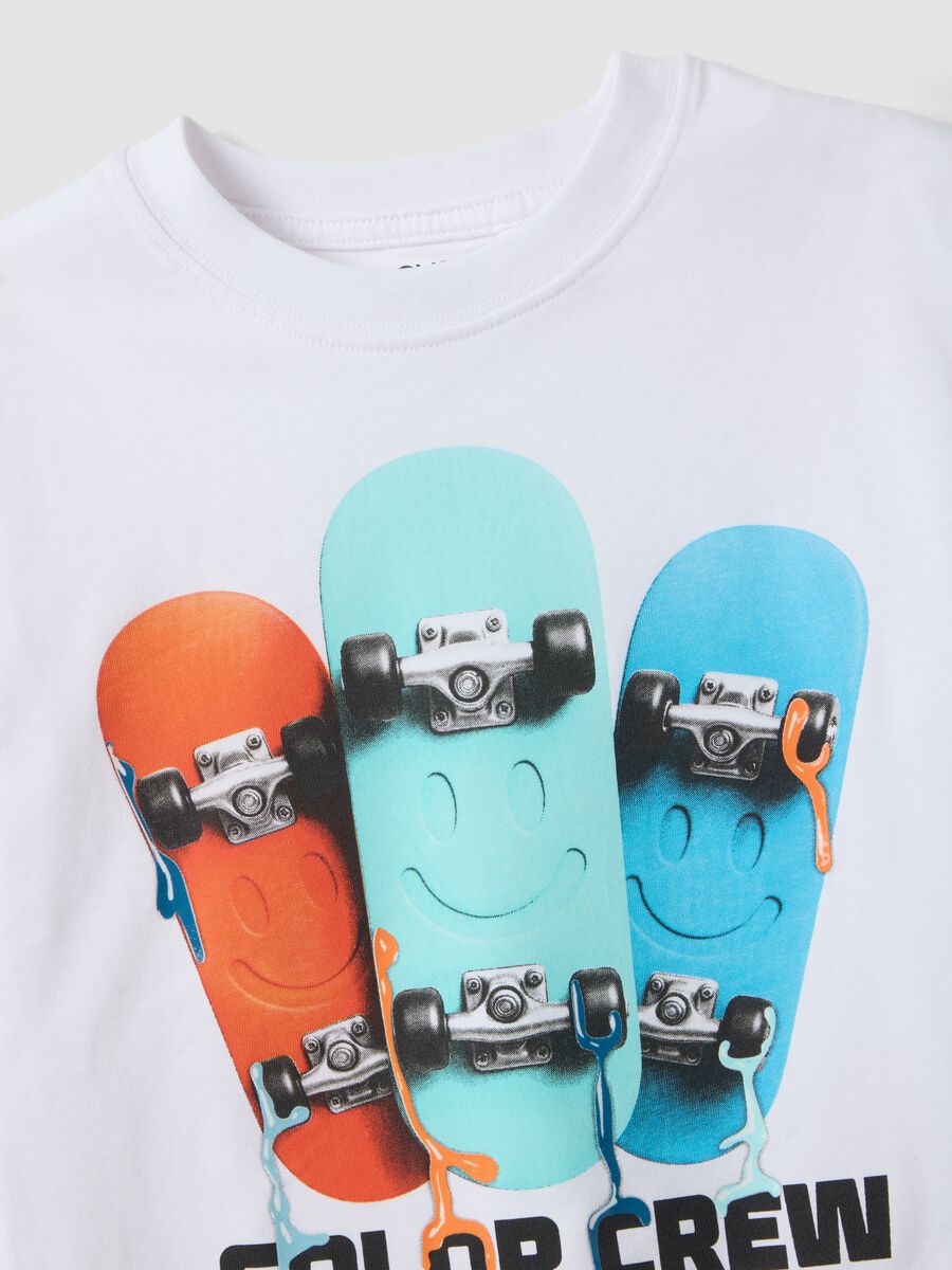 Boys' regular fit pure white cotton T-shirt with skateboard design_3
