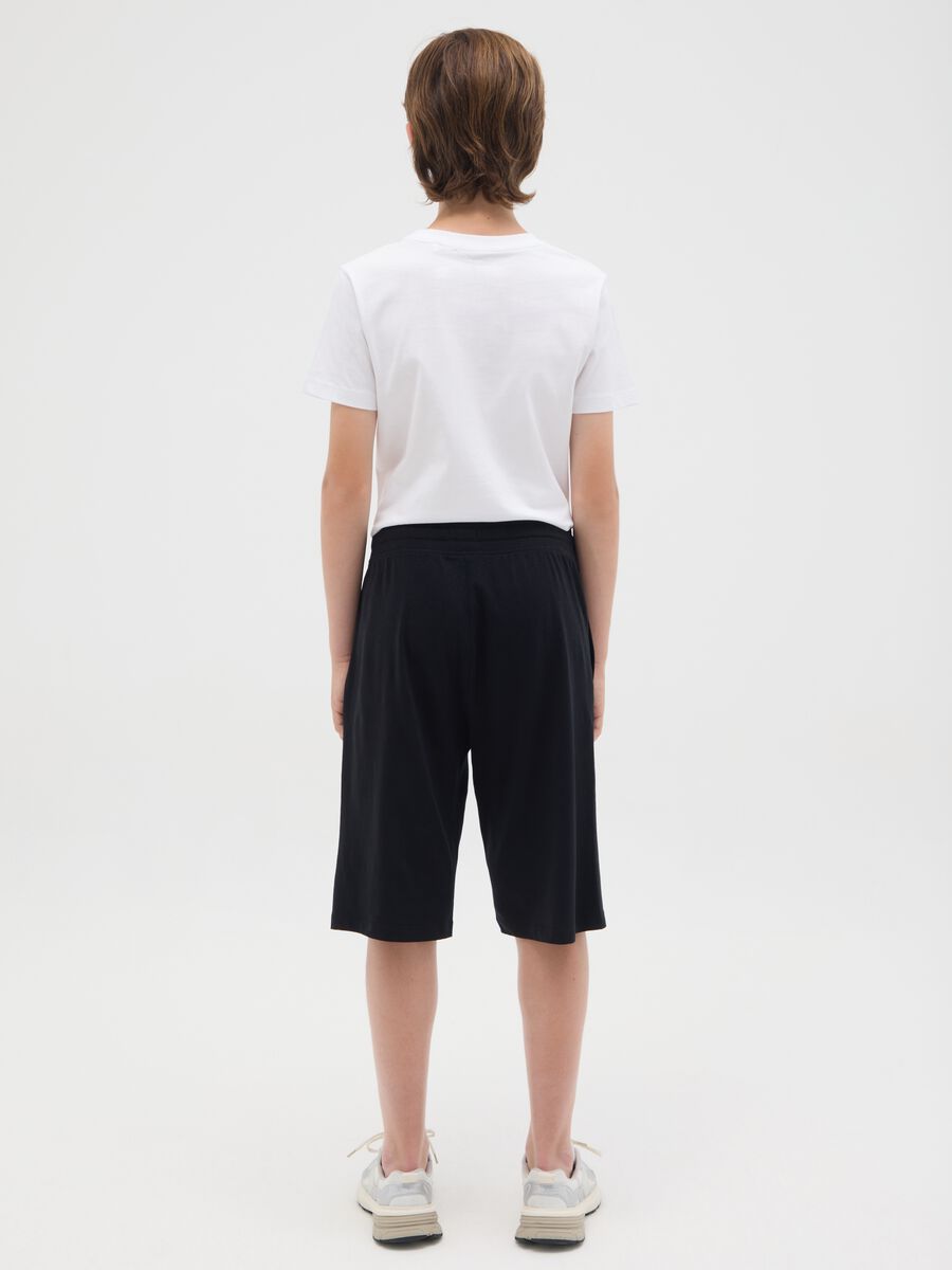Bermuda da ragazzo in puro cotone nero regular fit con logo_1