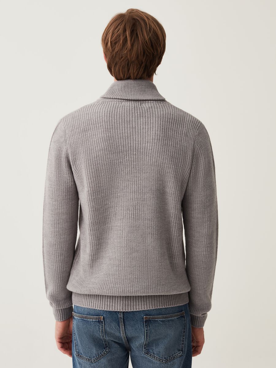 Pullover con collo a scialle_2
