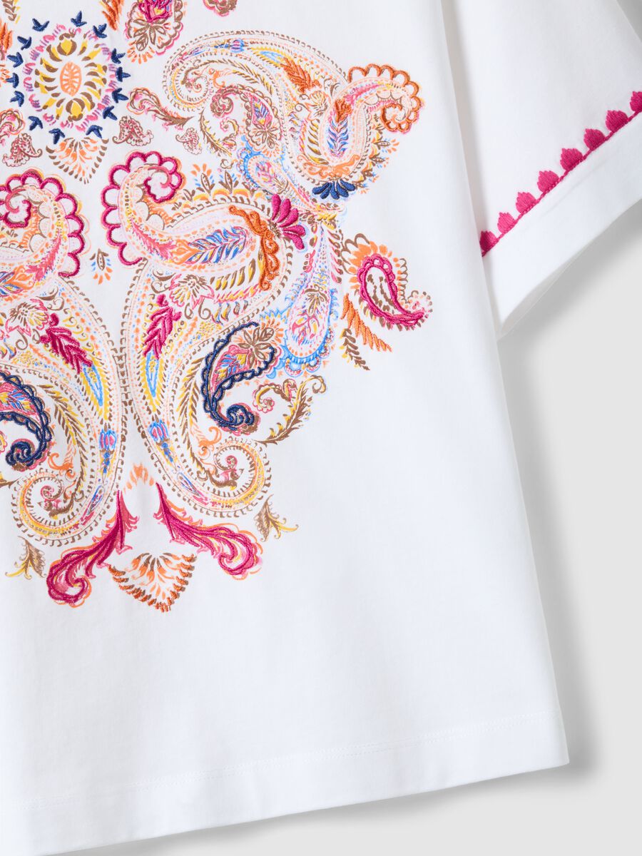 White pure cotton t-shirt regular fit with embroidery_5