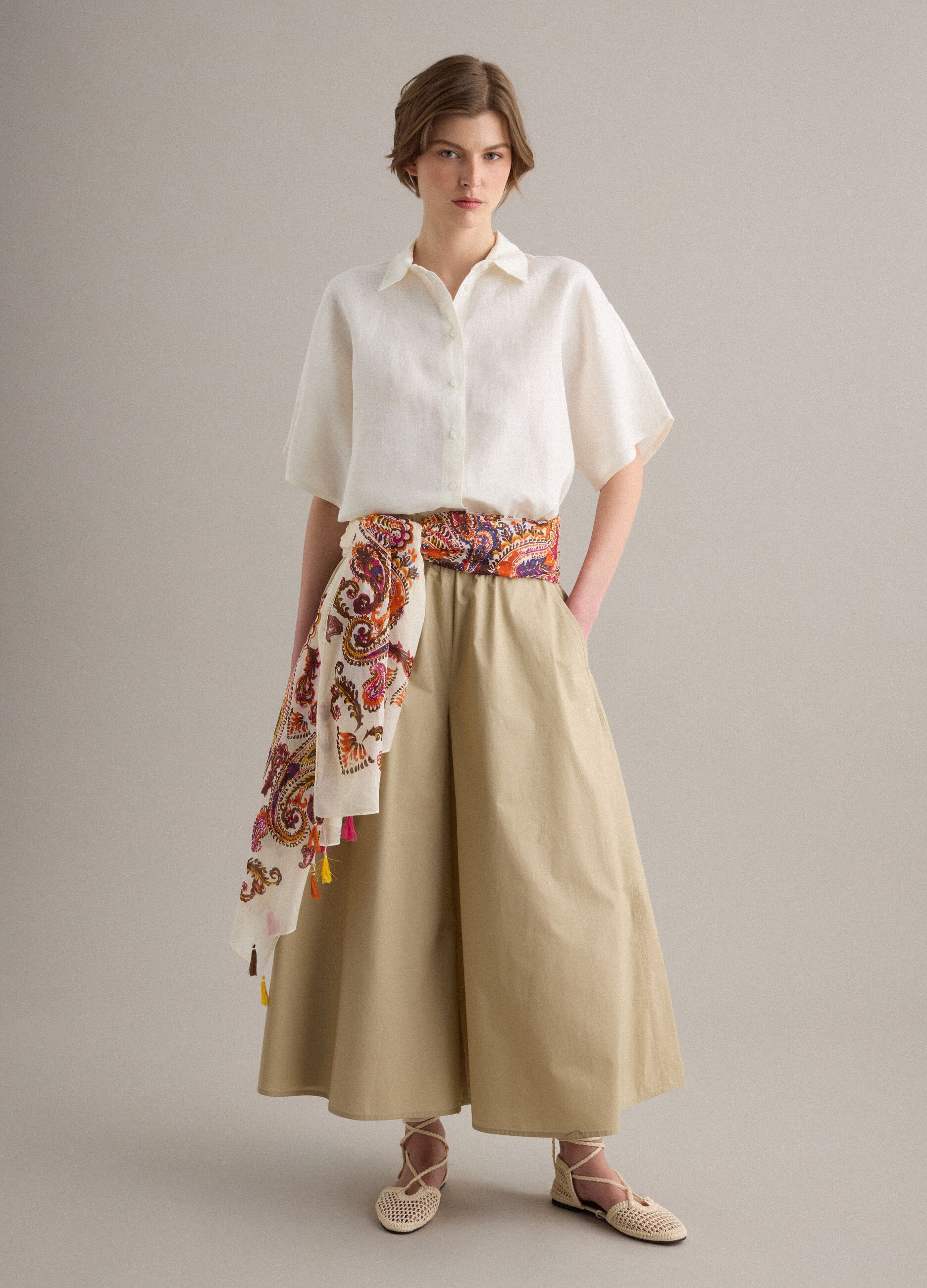 White pure cotton scarf with paisley pattern and tassels