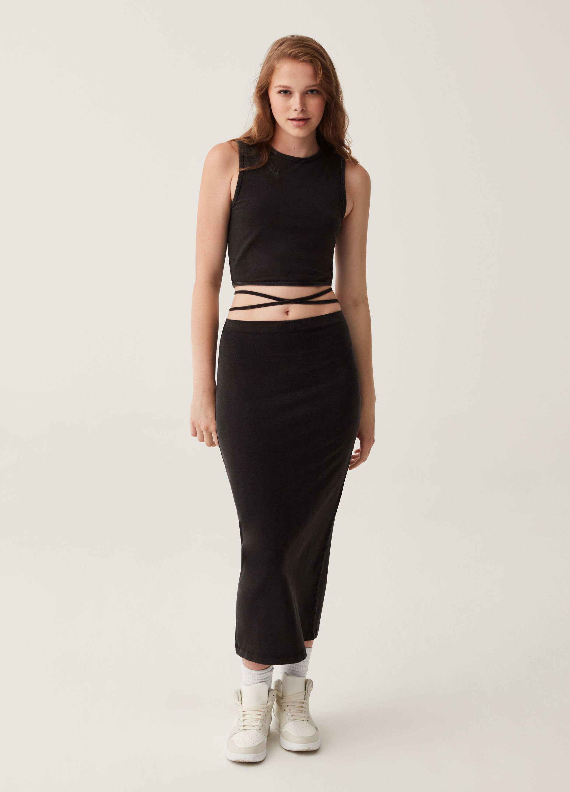 Crop top con laccetti_1