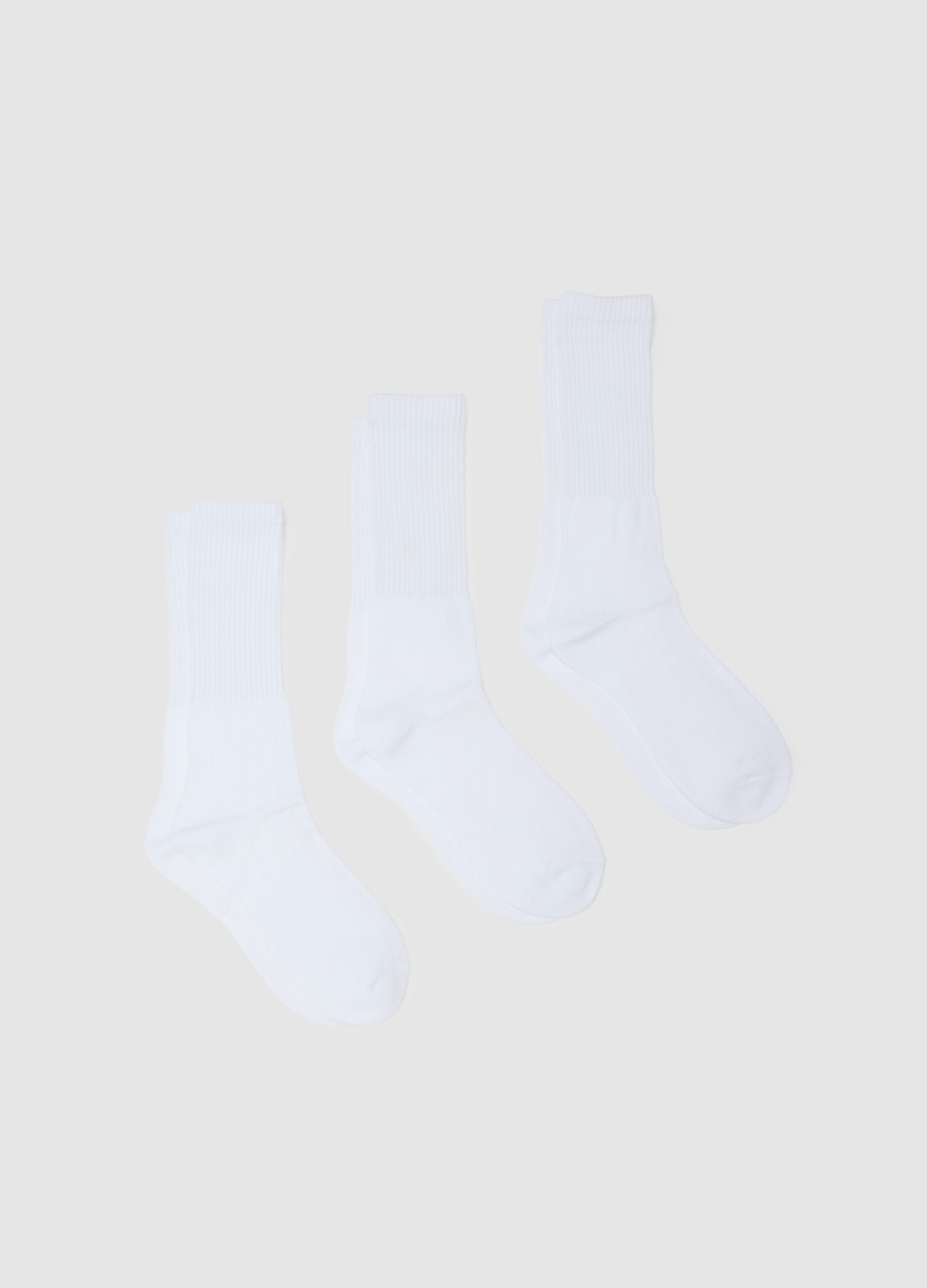 Set of long white cotton blend socks tripack