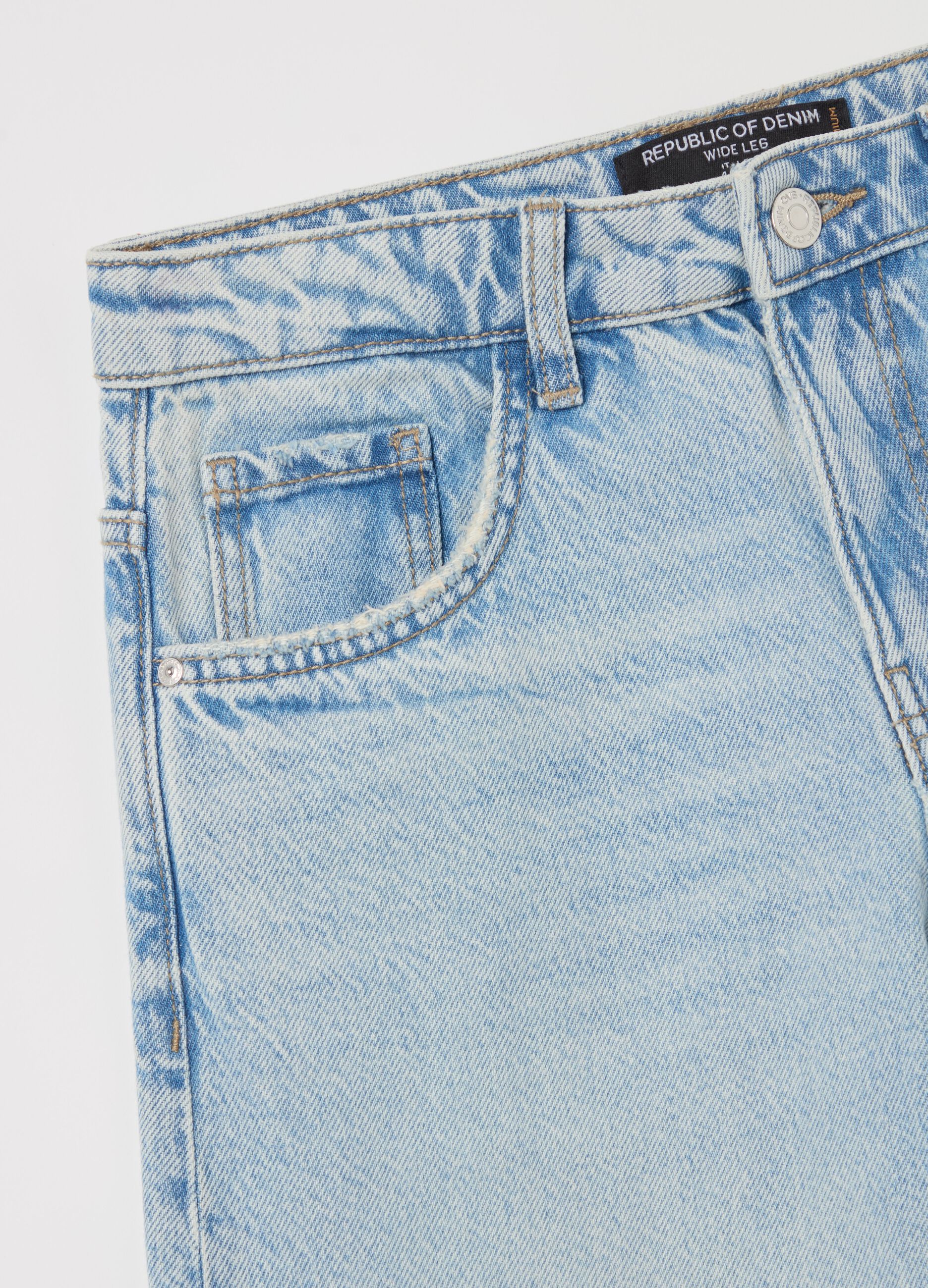Jeans a gamba larga