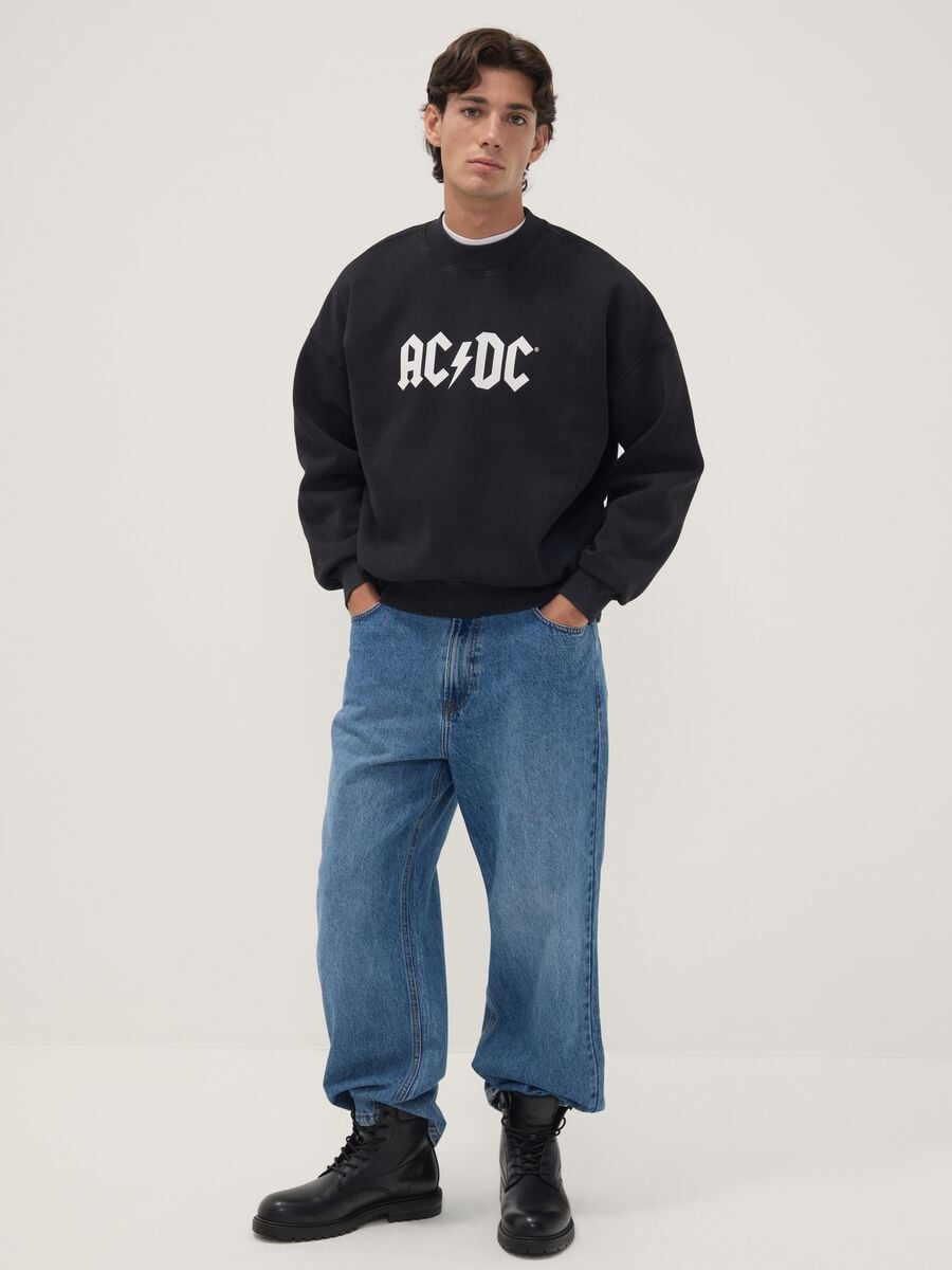 Felpa nera in misto cotone con stampa degli AC/DC_1